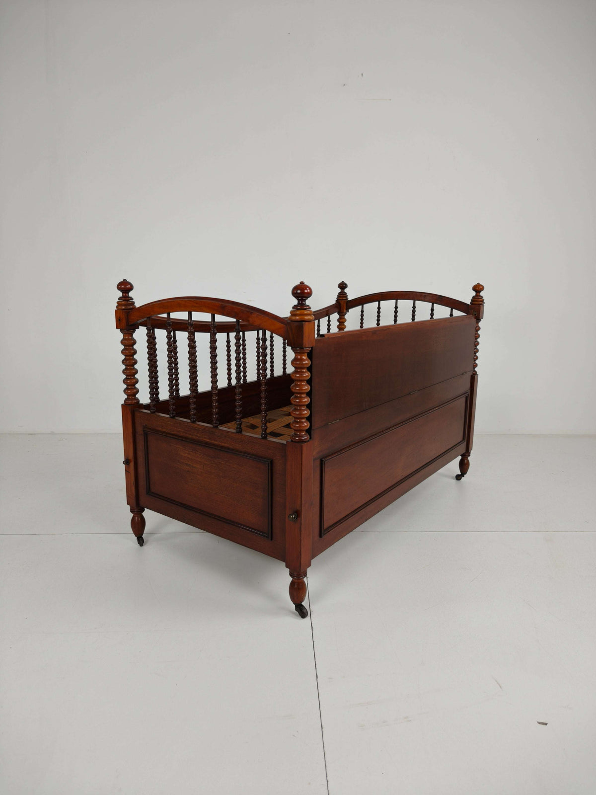 Rare Biedermeier Mahogany Daybed / Child’s Bed – Circa 1820 Rare Biedermeier Mahogany Daybed / Child’s Bed – Circa 1820