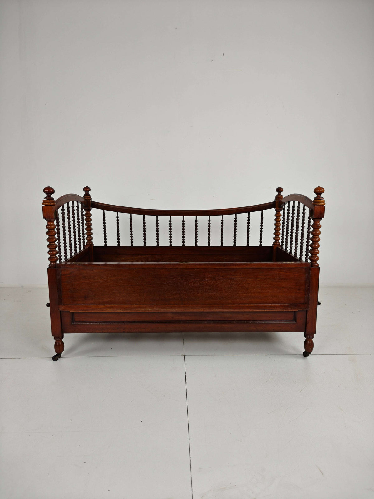 Rare Biedermeier Mahogany Daybed / Child’s Bed – Circa 1820 Rare Biedermeier Mahogany Daybed / Child’s Bed – Circa 1820
