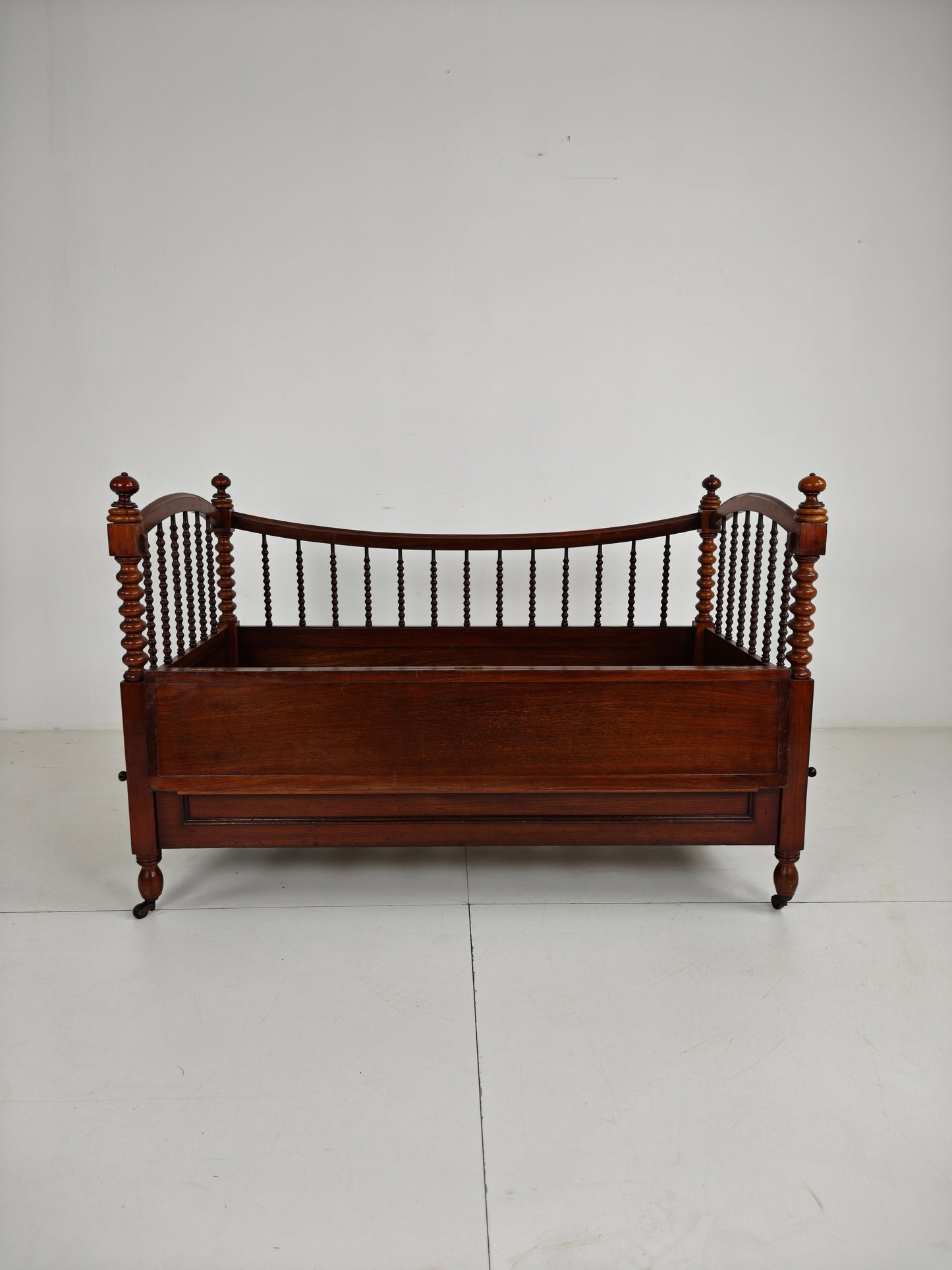 Rare Biedermeier Mahogany Daybed / Child’s Bed – Circa 1820 Rare Biedermeier Mahogany Daybed / Child’s Bed – Circa 1820