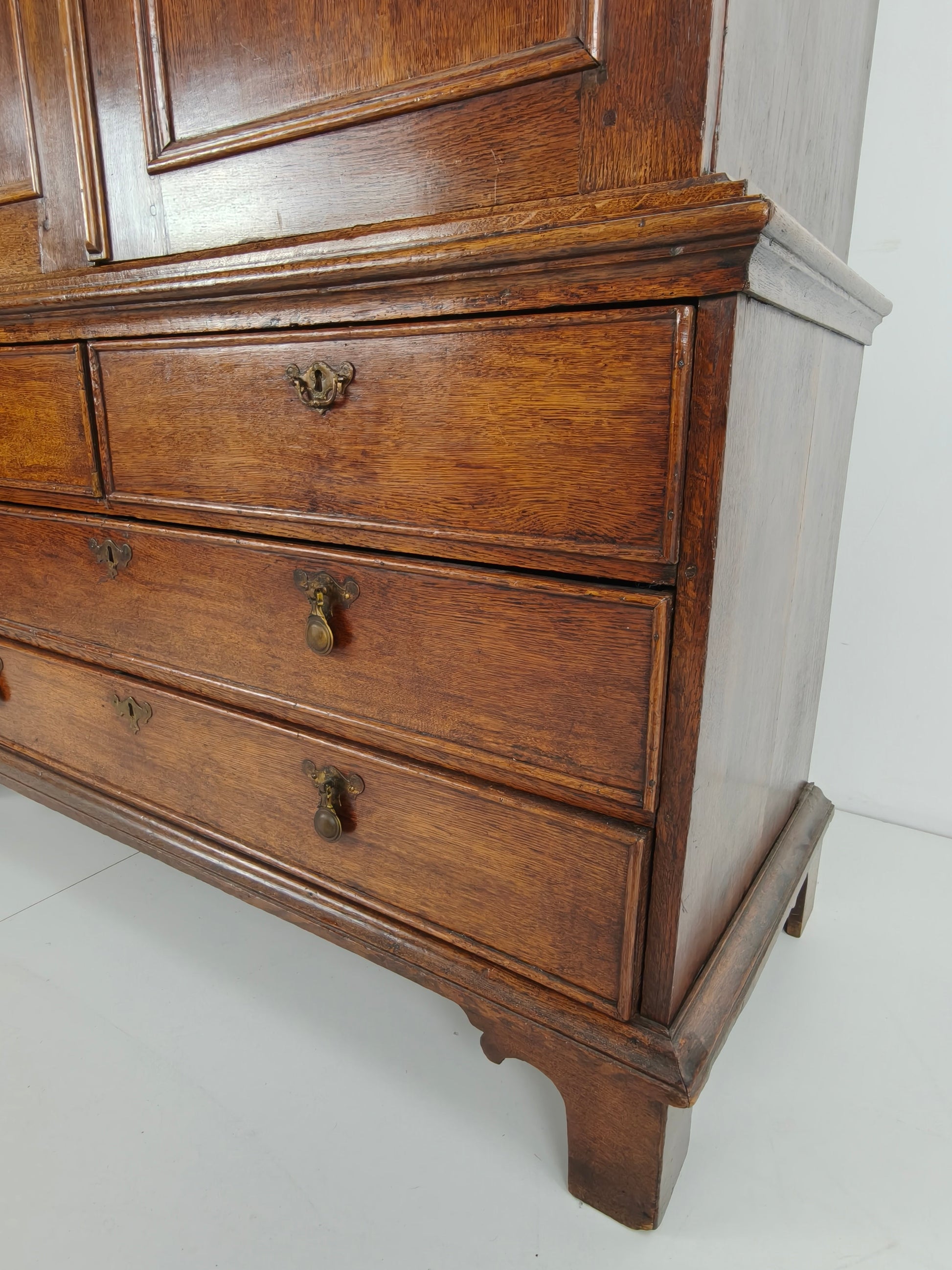 Rare Dutch 18th Century Oak Cabinet – “Luierkabinet” Rare Dutch 18th Century Oak Cabinet – “Luierkabinet”