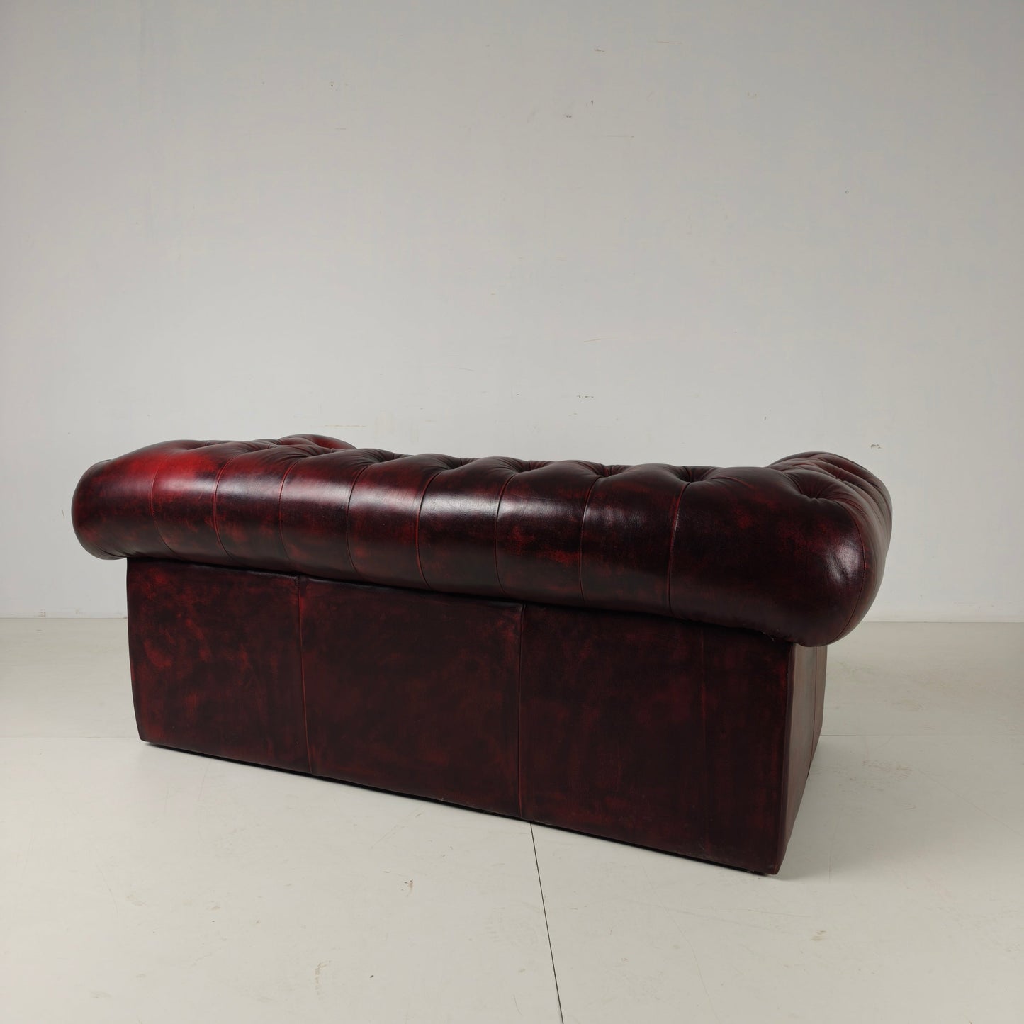 Red Chesterfield 2-Seater Sofa – Oxblood Leather Red Chesterfield 2-Seater Sofa – Oxblood Leather