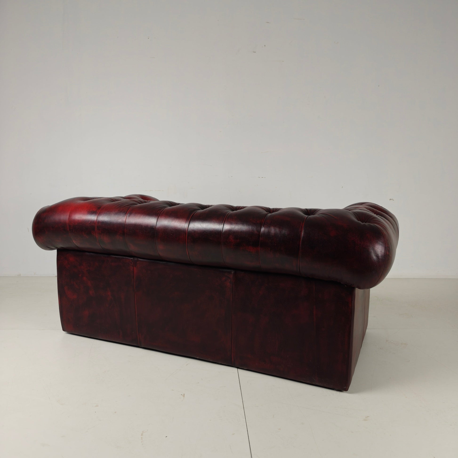 Red Chesterfield 2-Seater Sofa – Oxblood Leather Red Chesterfield 2-Seater Sofa – Oxblood Leather
