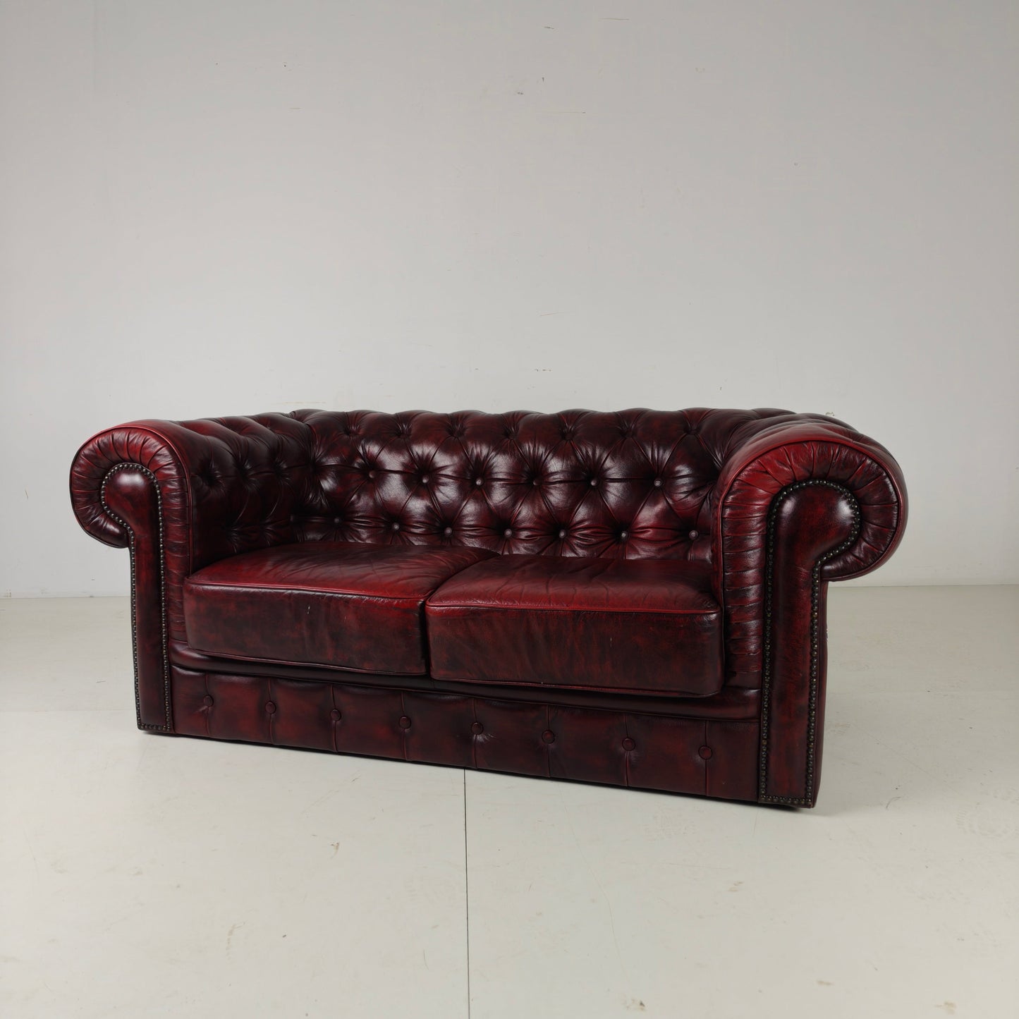 Red Chesterfield 2-Seater Sofa – Oxblood Leather Red Chesterfield 2-Seater Sofa – Oxblood Leather