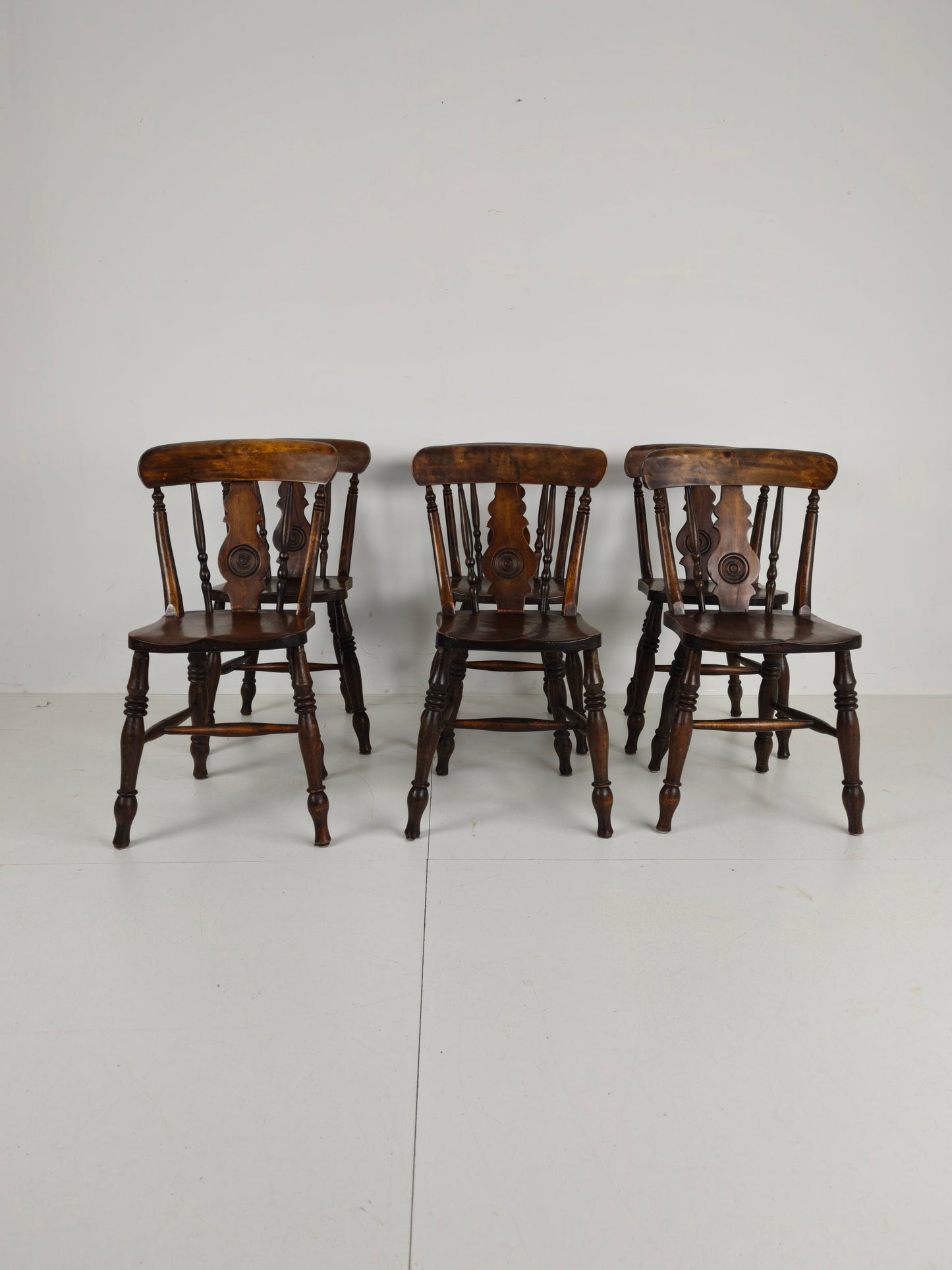 Set of 6 English Antique Farmhouse Dining Chairs – 19th Century Bullseye Back Set of 6 English Antique Farmhouse Dining Chairs – 19th Century Bullseye Back