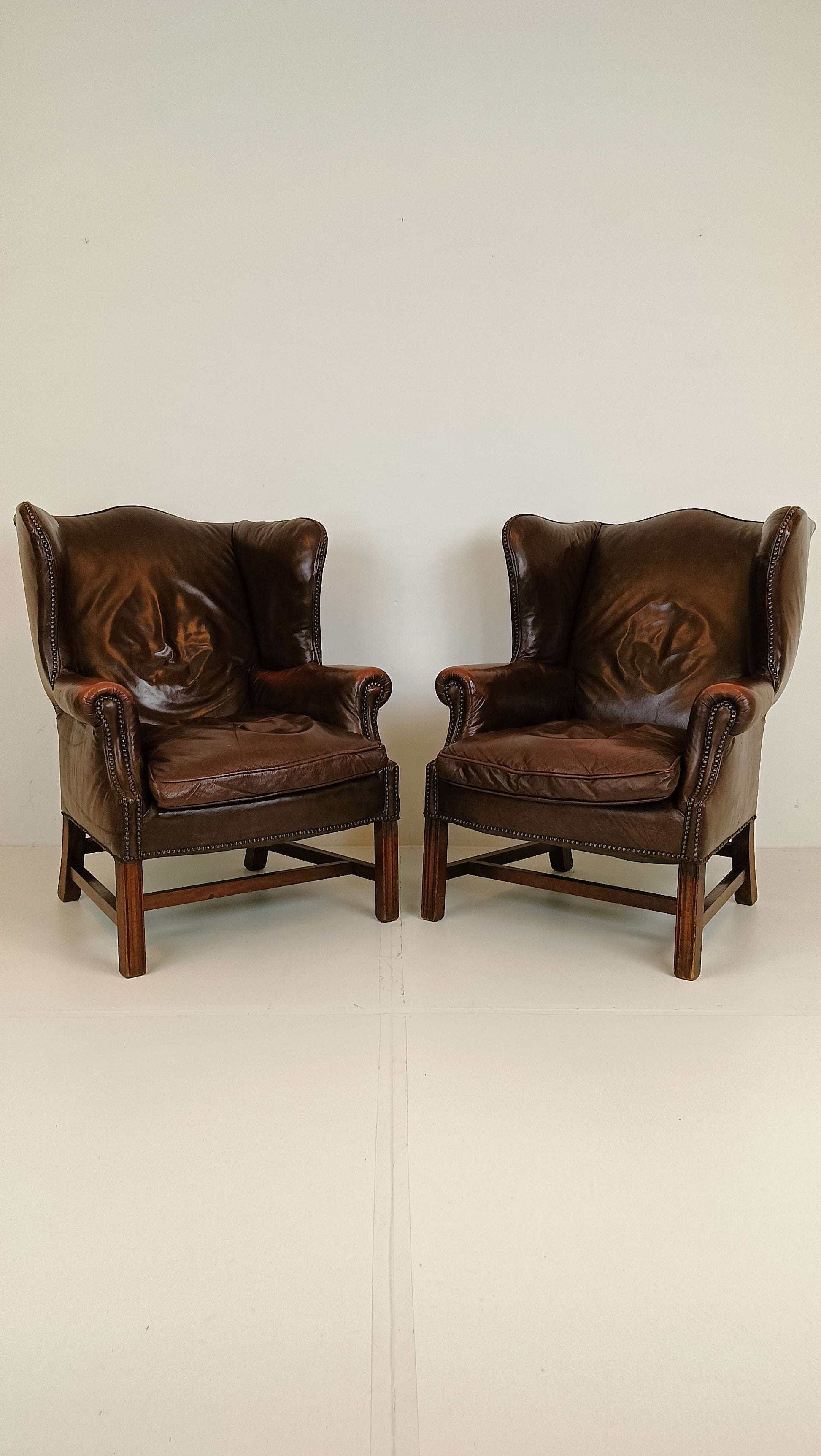 Set Of Bovine Leather Chairs Set Of Bovine Leather Chairs
