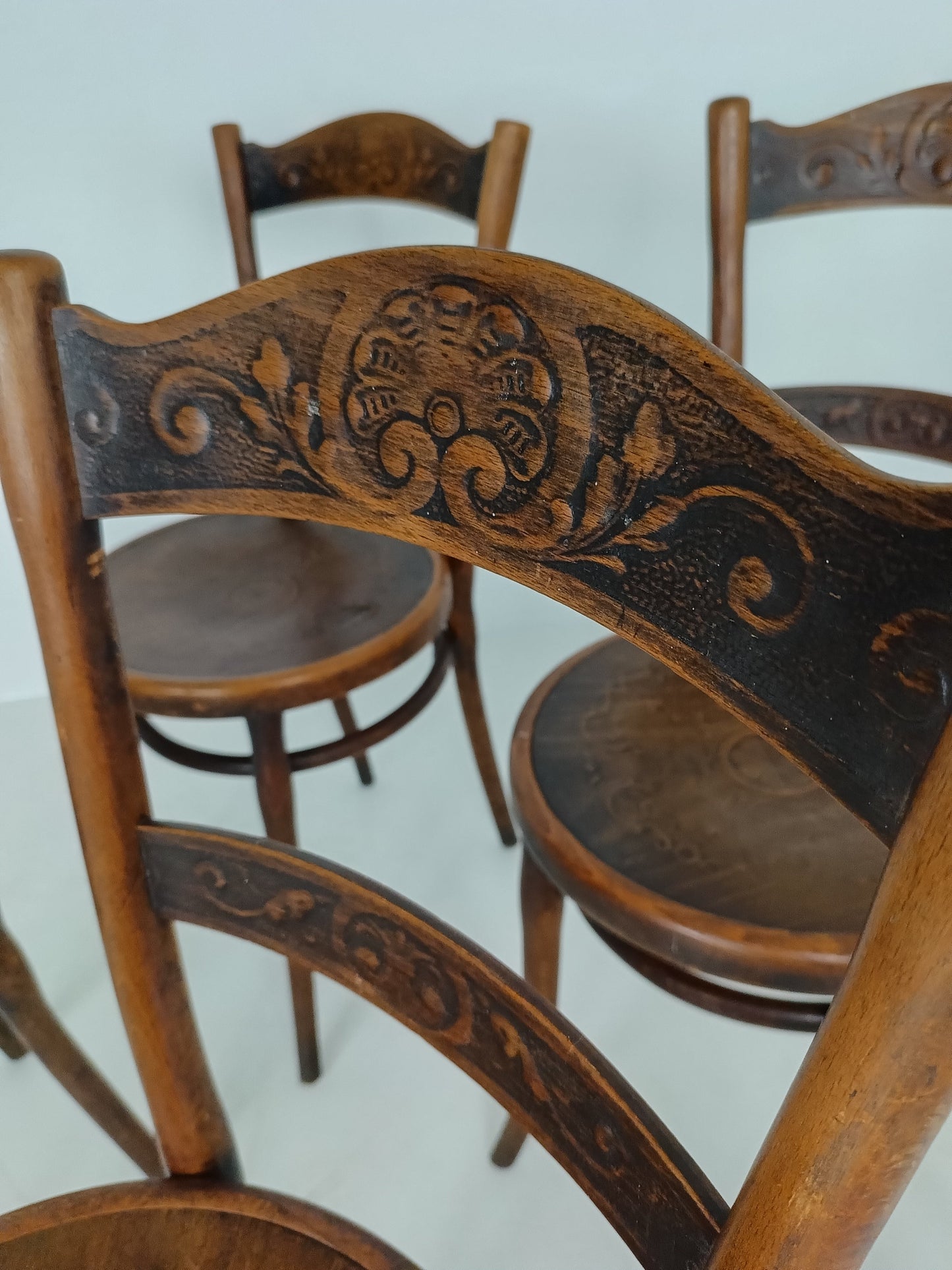 Set of Six Thonet Chairs Set of Six Thonet Chairs