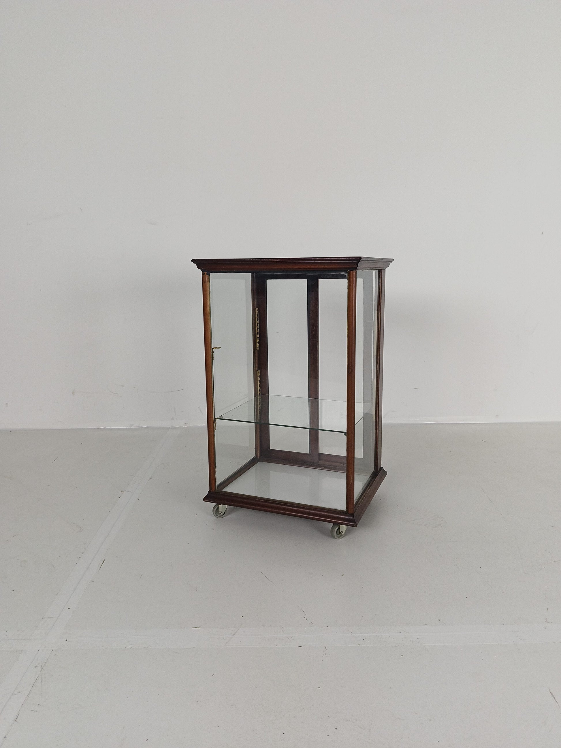 Small Display Cabinet Small Display Cabinet