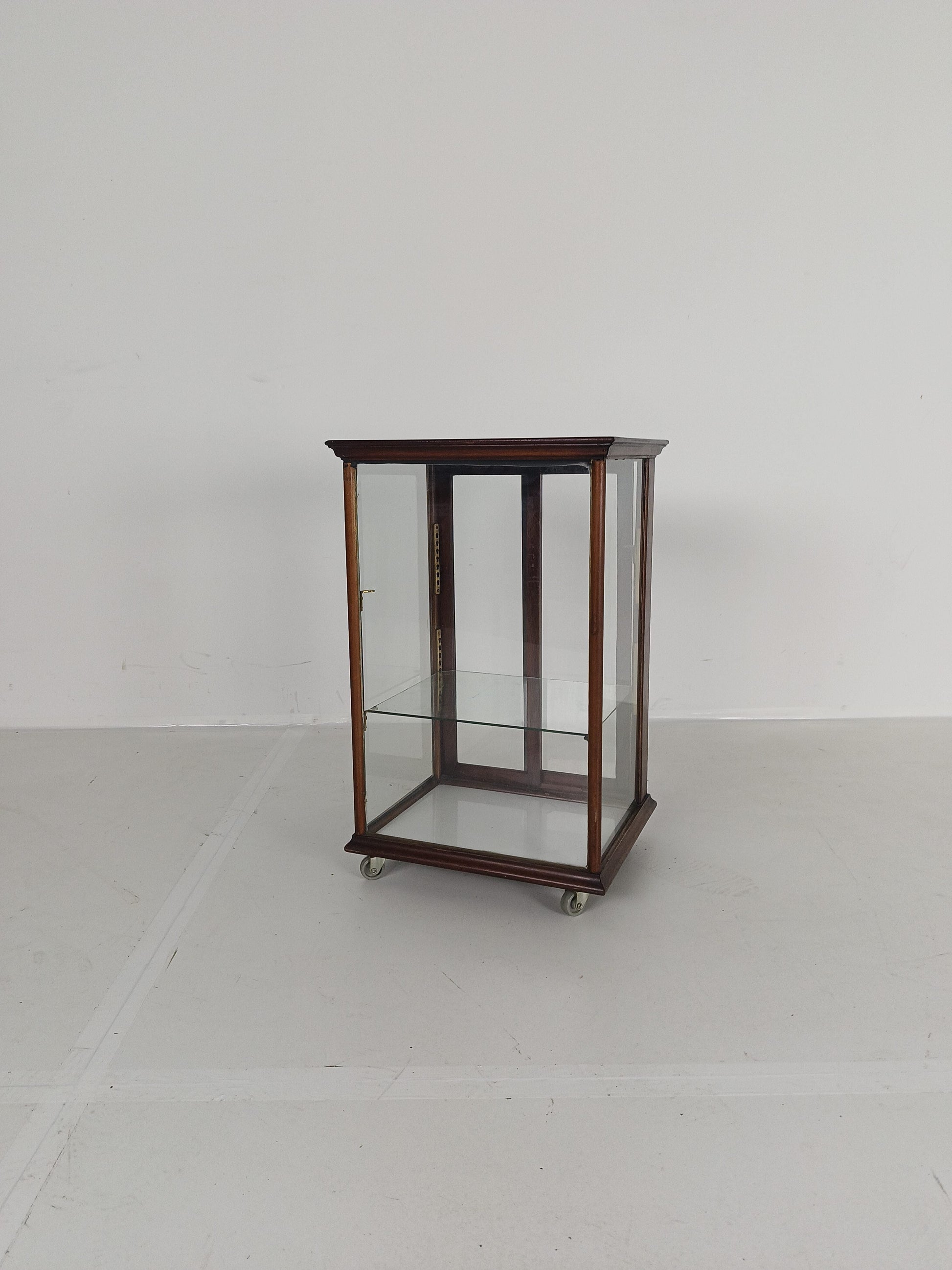 Small Display Cabinet Small Display Cabinet
