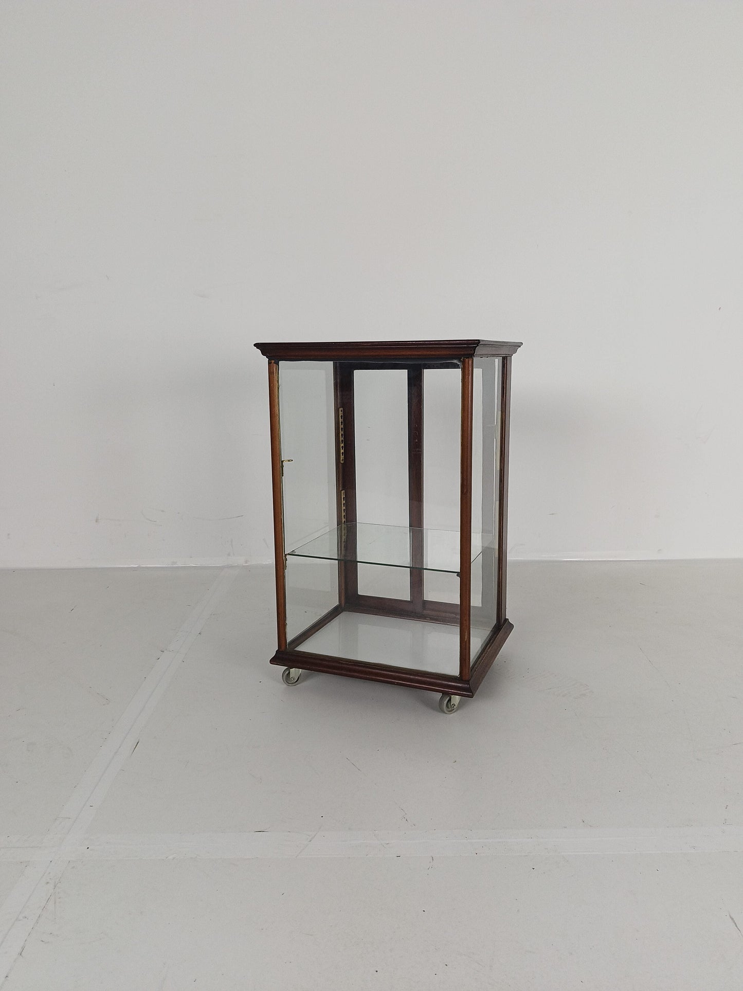 Small Display Cabinet Small Display Cabinet