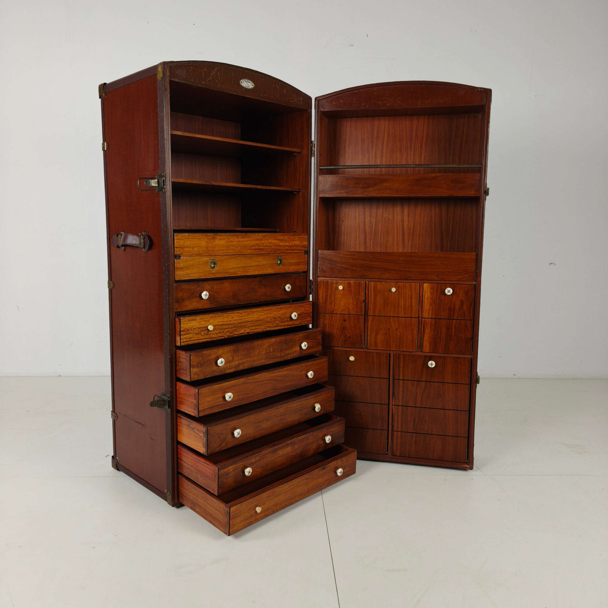 Starbay Nautical Steamer Trunk Campaign Desk – 20th Century Starbay Nautical Steamer Trunk Campaign Desk – 20th Century