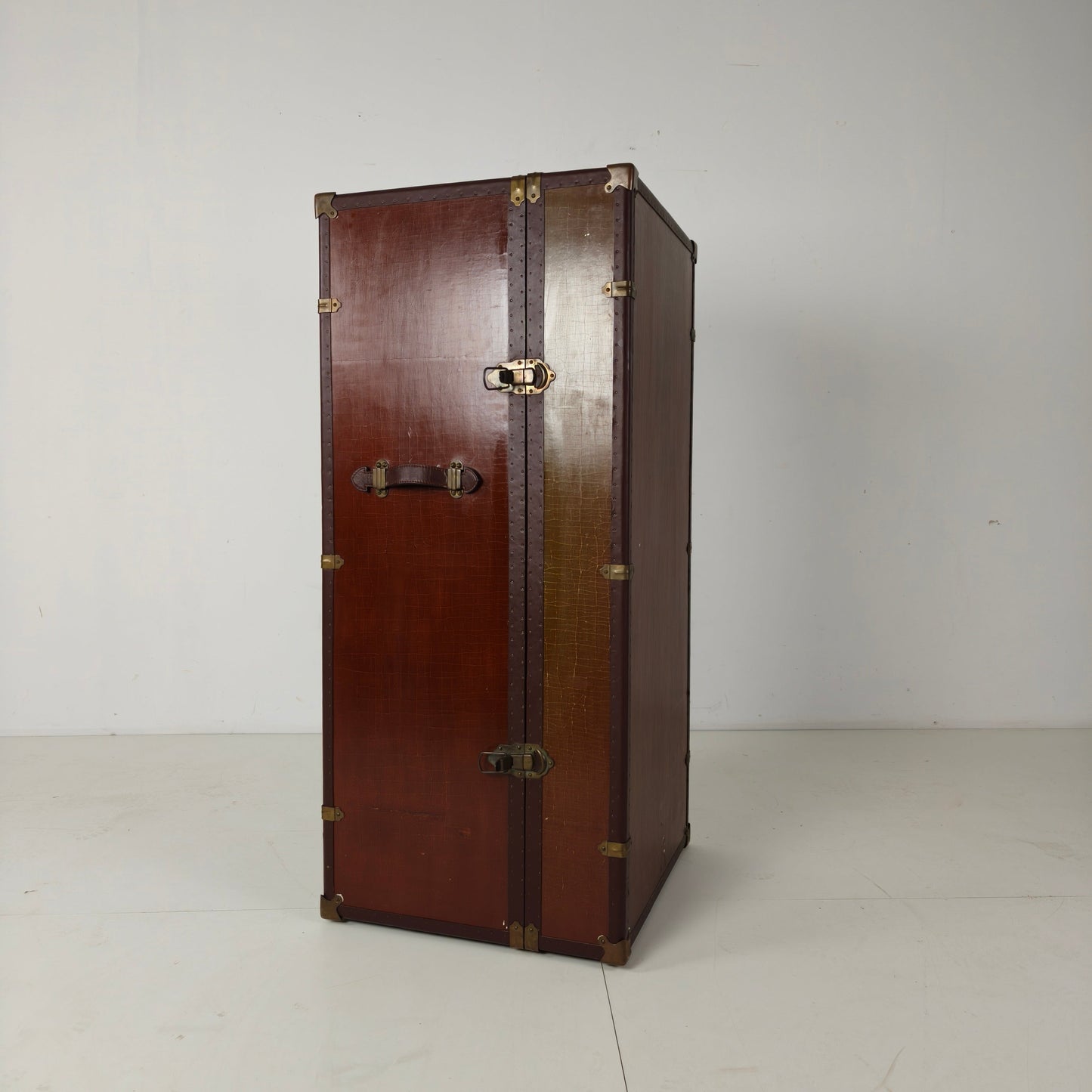 Starbay Nautical Steamer Trunk Campaign Desk – 20th Century Starbay Nautical Steamer Trunk Campaign Desk – 20th Century