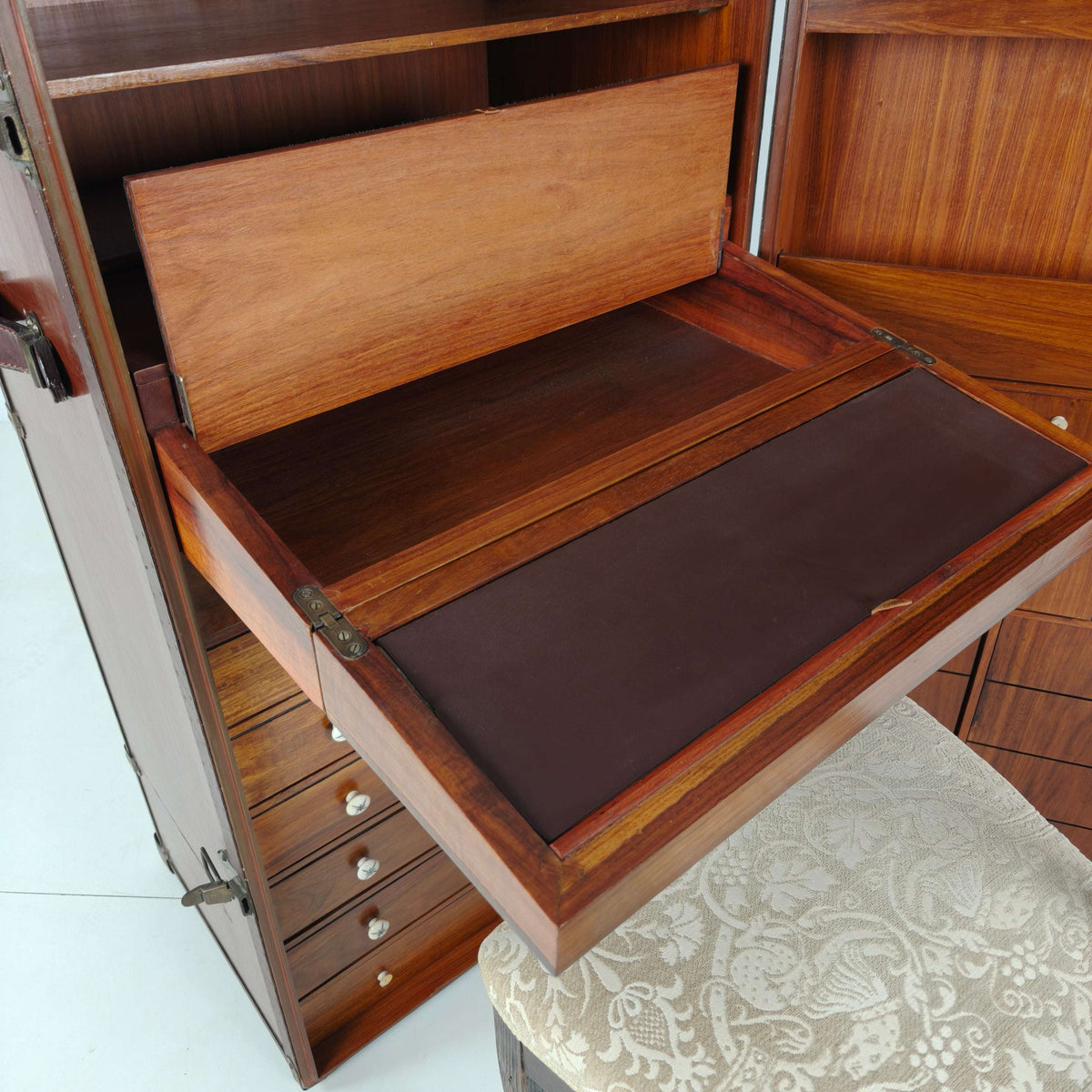 Starbay Nautical Steamer Trunk Campaign Desk – 20th Century Starbay Nautical Steamer Trunk Campaign Desk – 20th Century