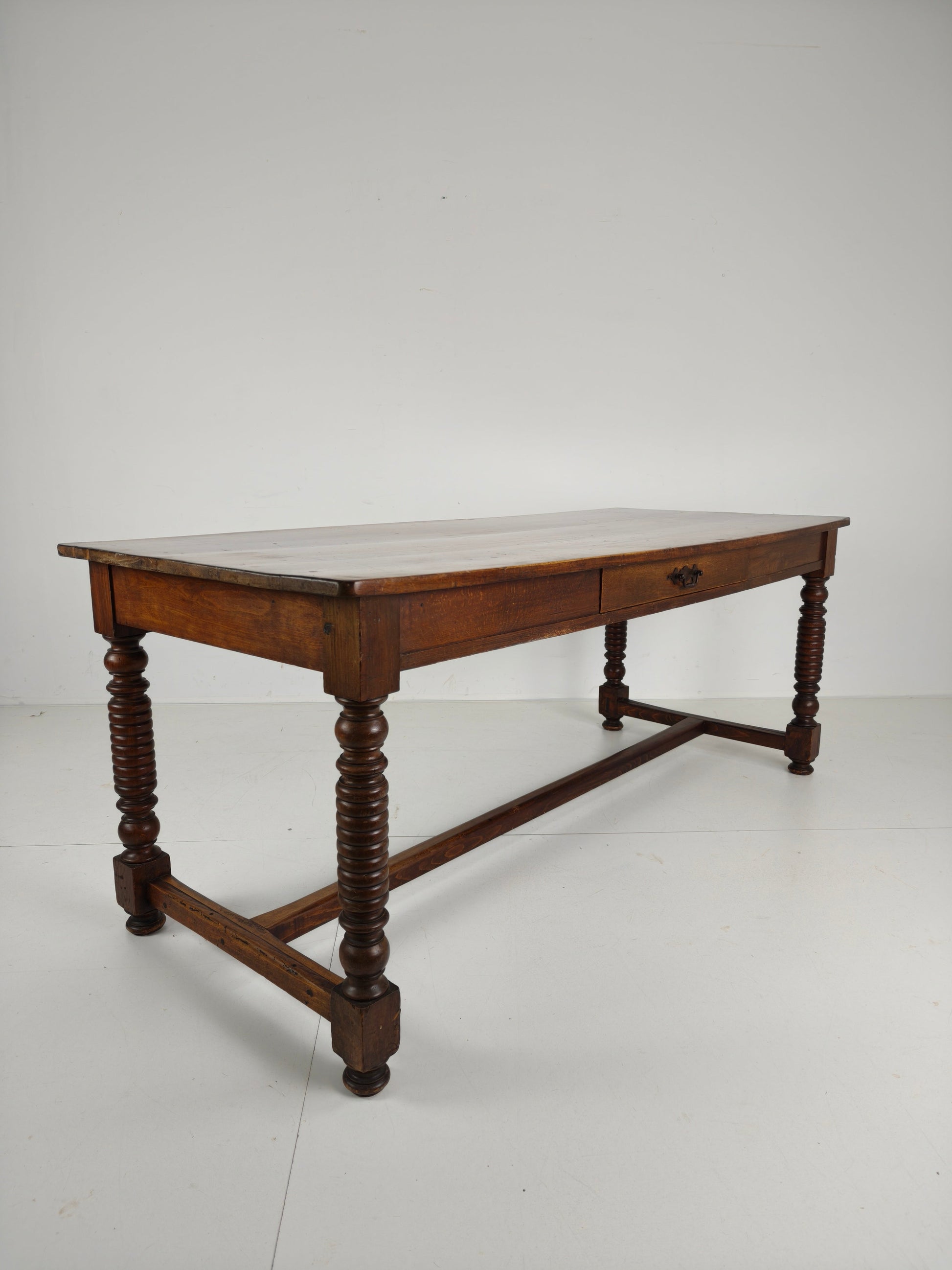 Stunning Antique Barley Twist Dining Table – 20th Century Stunning Antique Barley Twist Dining Table – 20th Century