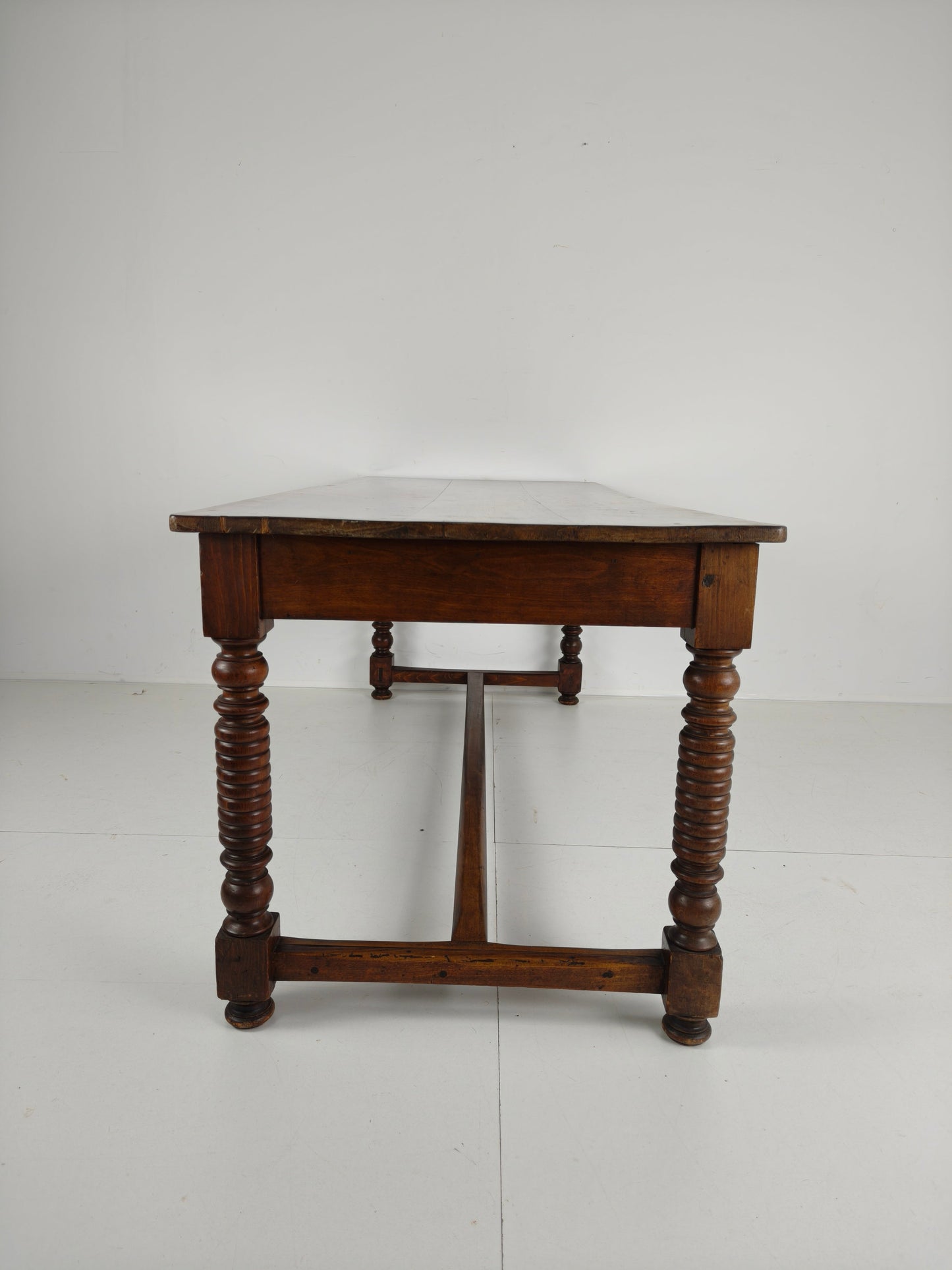 Stunning Antique Barley Twist Dining Table – 20th Century Stunning Antique Barley Twist Dining Table – 20th Century