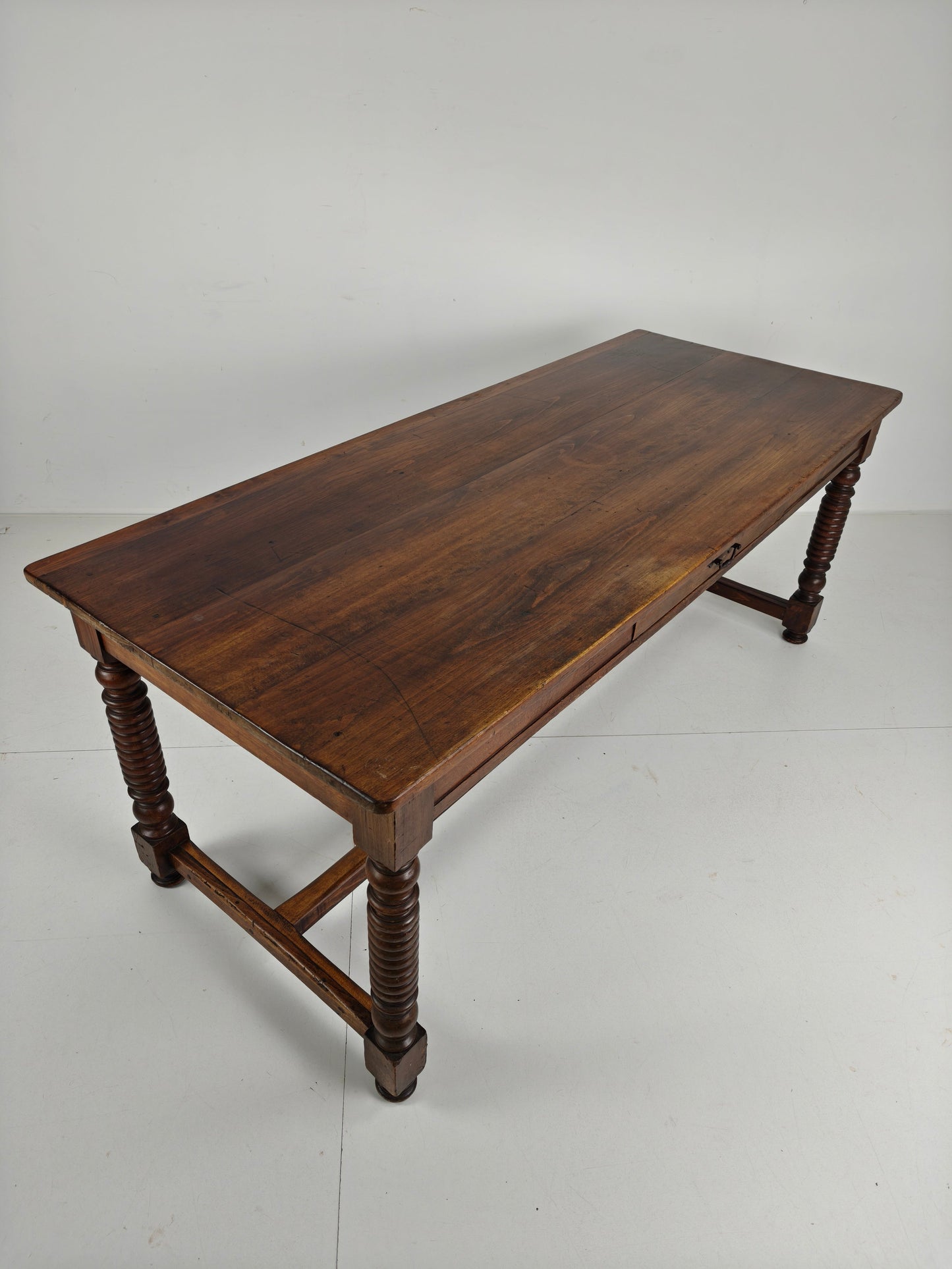 Stunning Antique Barley Twist Dining Table – 20th Century Stunning Antique Barley Twist Dining Table – 20th Century