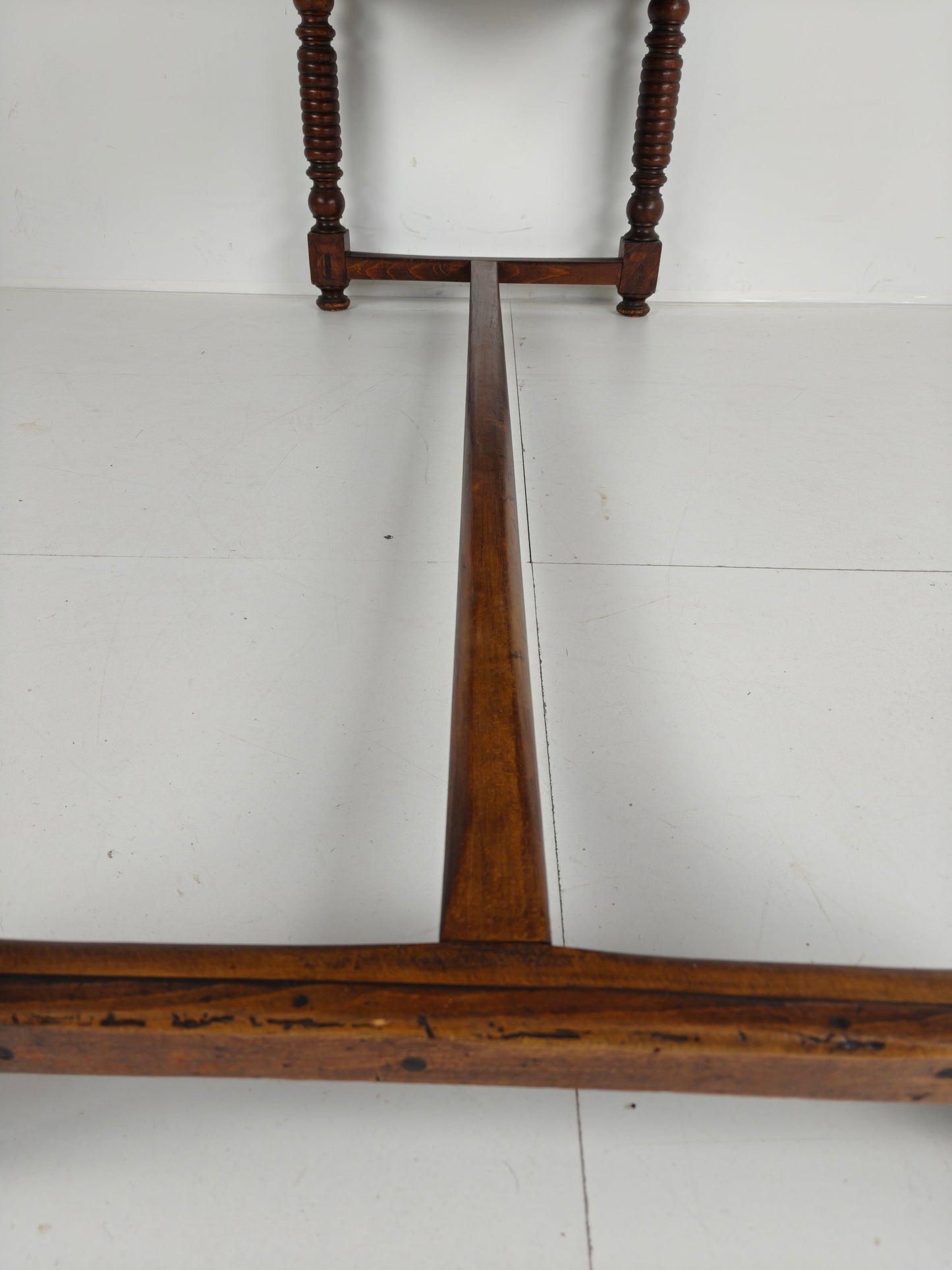 Stunning Antique Barley Twist Dining Table – 20th Century Stunning Antique Barley Twist Dining Table – 20th Century