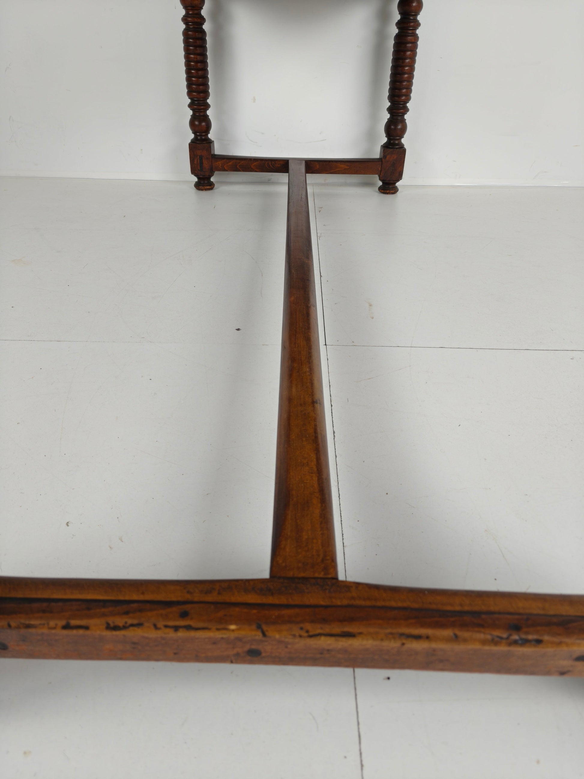 Stunning Antique Barley Twist Dining Table – 20th Century Stunning Antique Barley Twist Dining Table – 20th Century