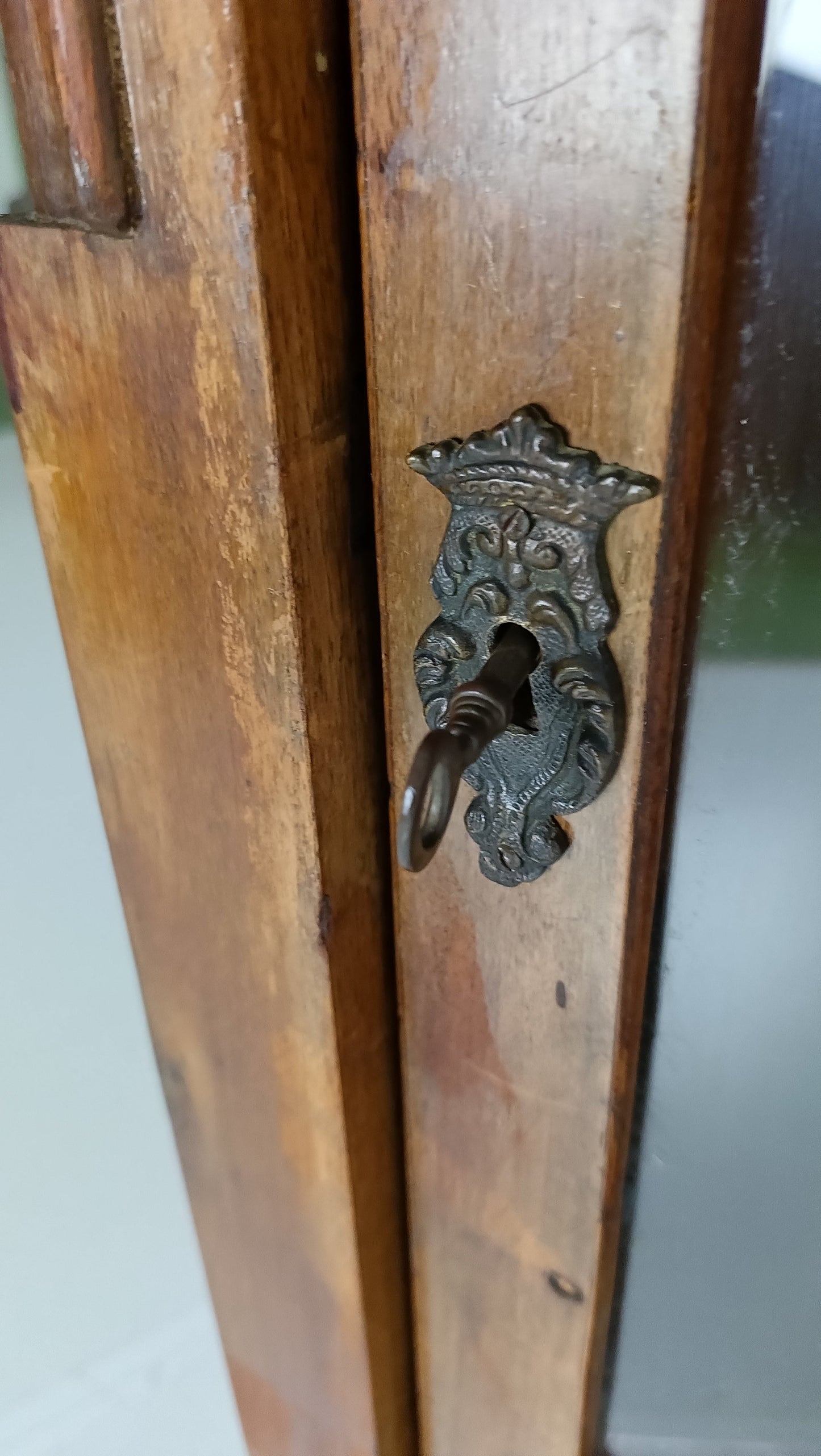Stunning Antique Display Cabinet Stunning Antique Display Cabinet