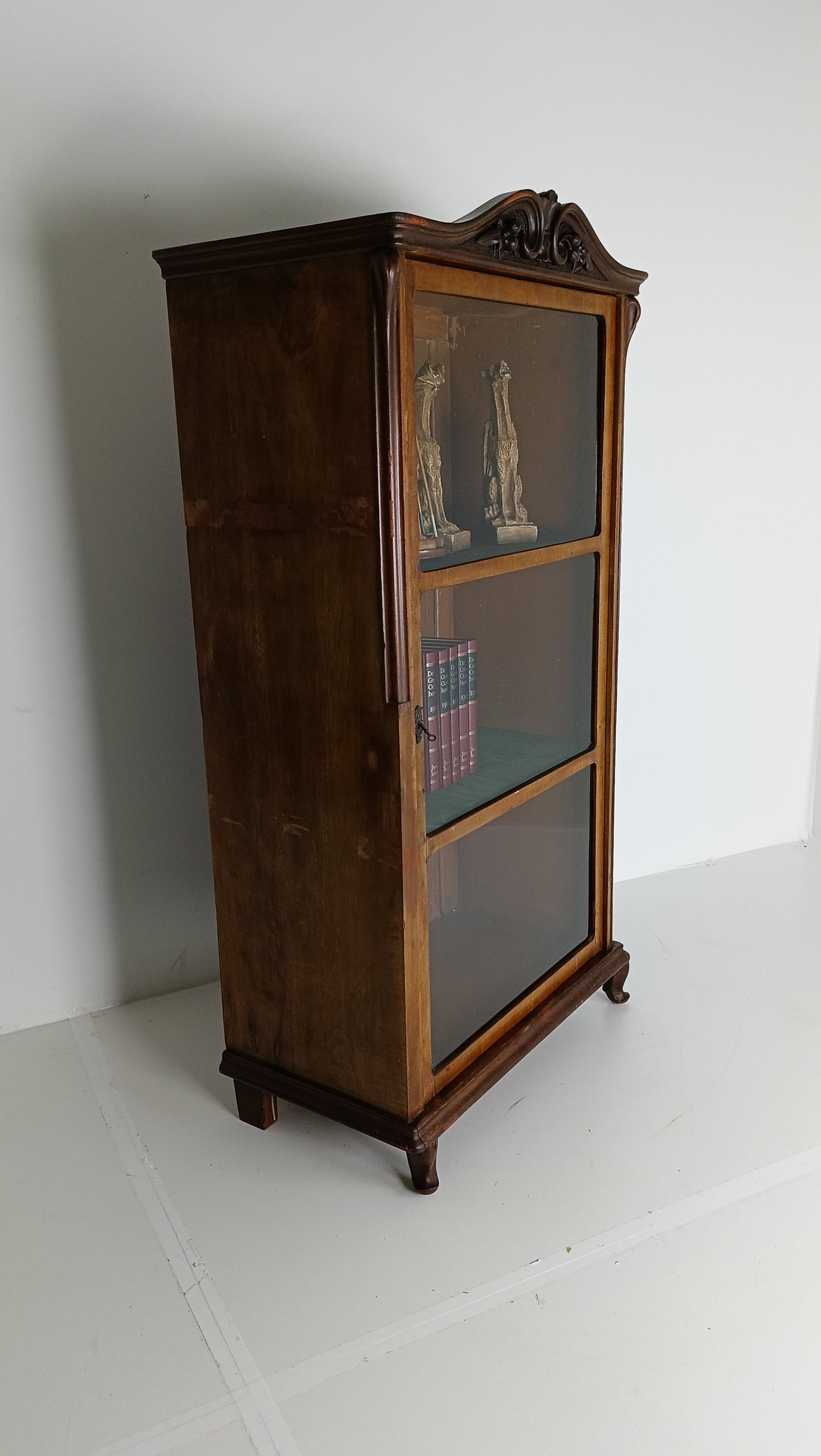 Stunning Antique Display Cabinet Stunning Antique Display Cabinet