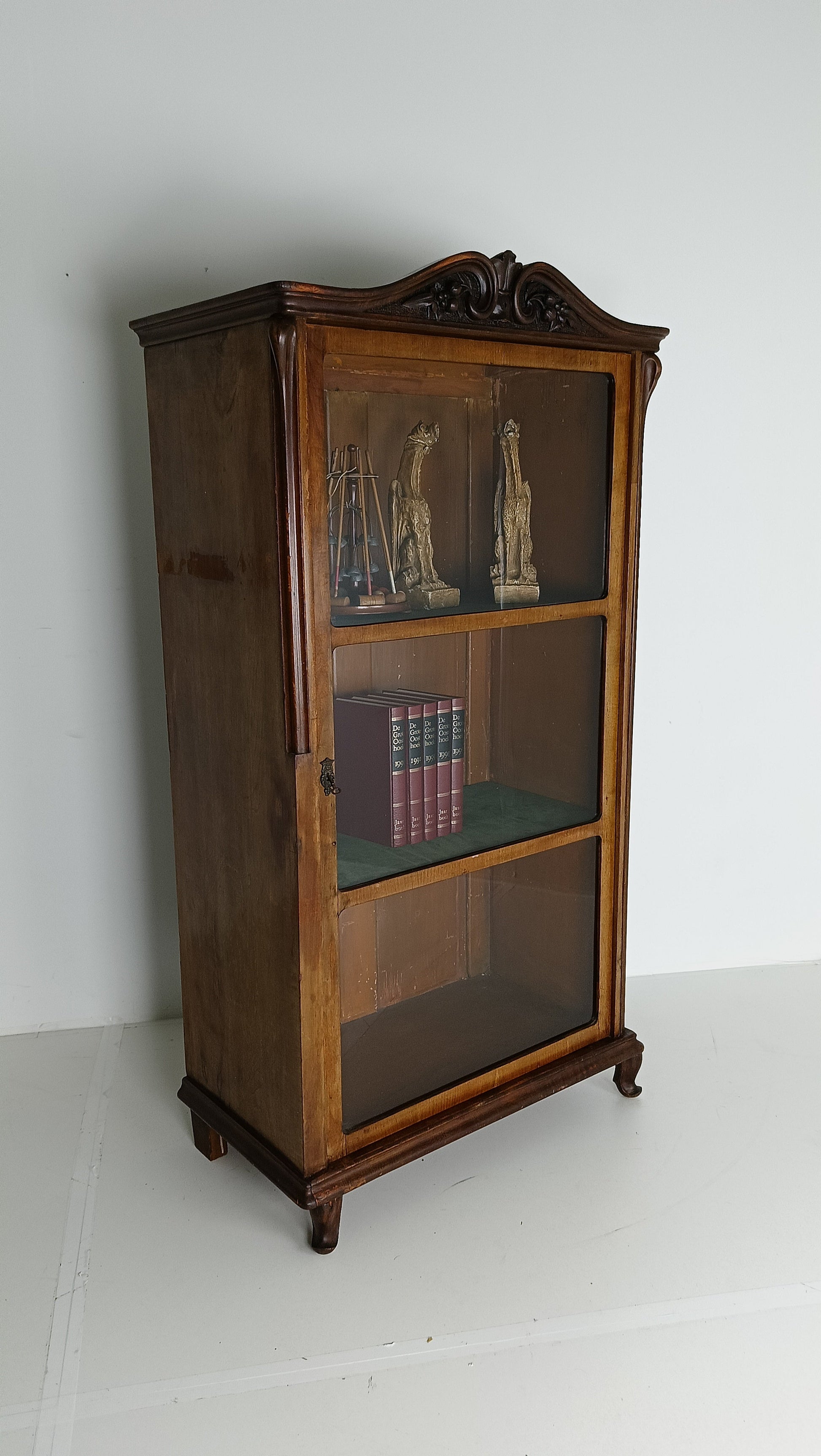 Stunning Antique Display Cabinet Stunning Antique Display Cabinet