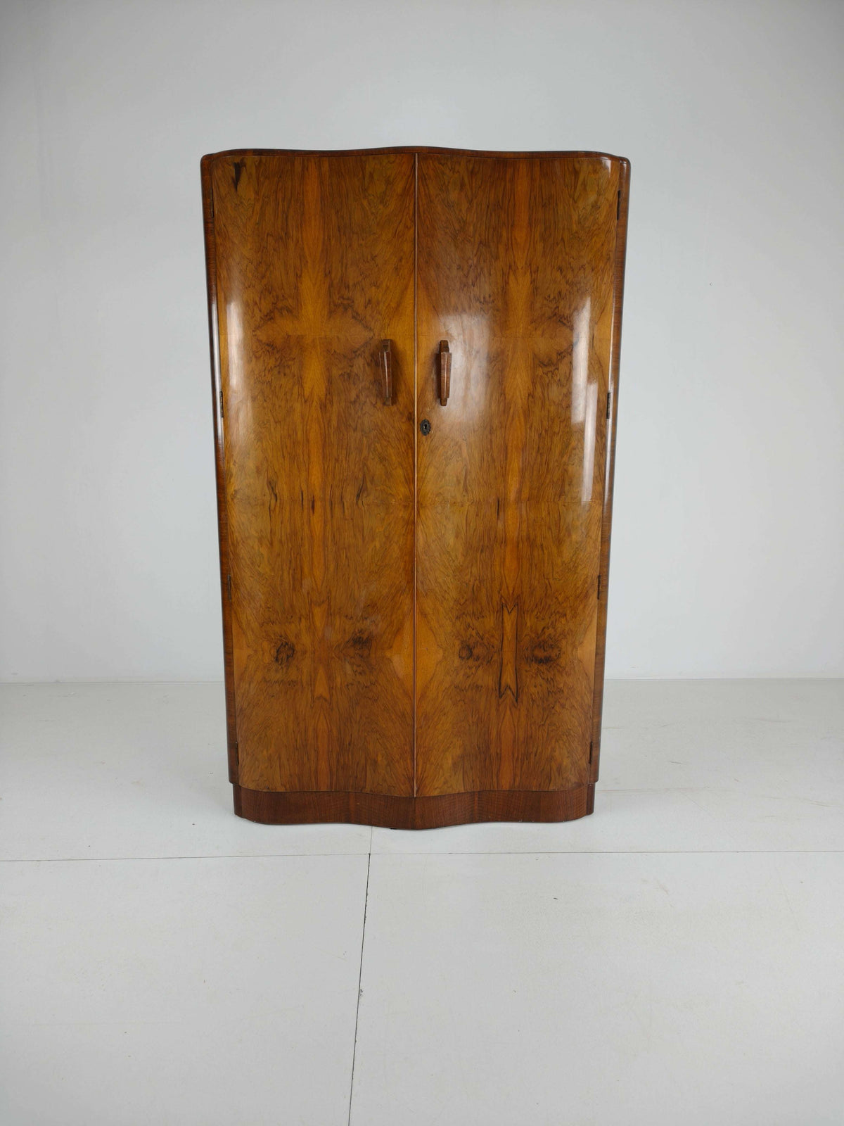 Stunning English Art Deco Burr Walnut Wardrobe – 1930s Stunning English Art Deco Burr Walnut Wardrobe – 1930s
