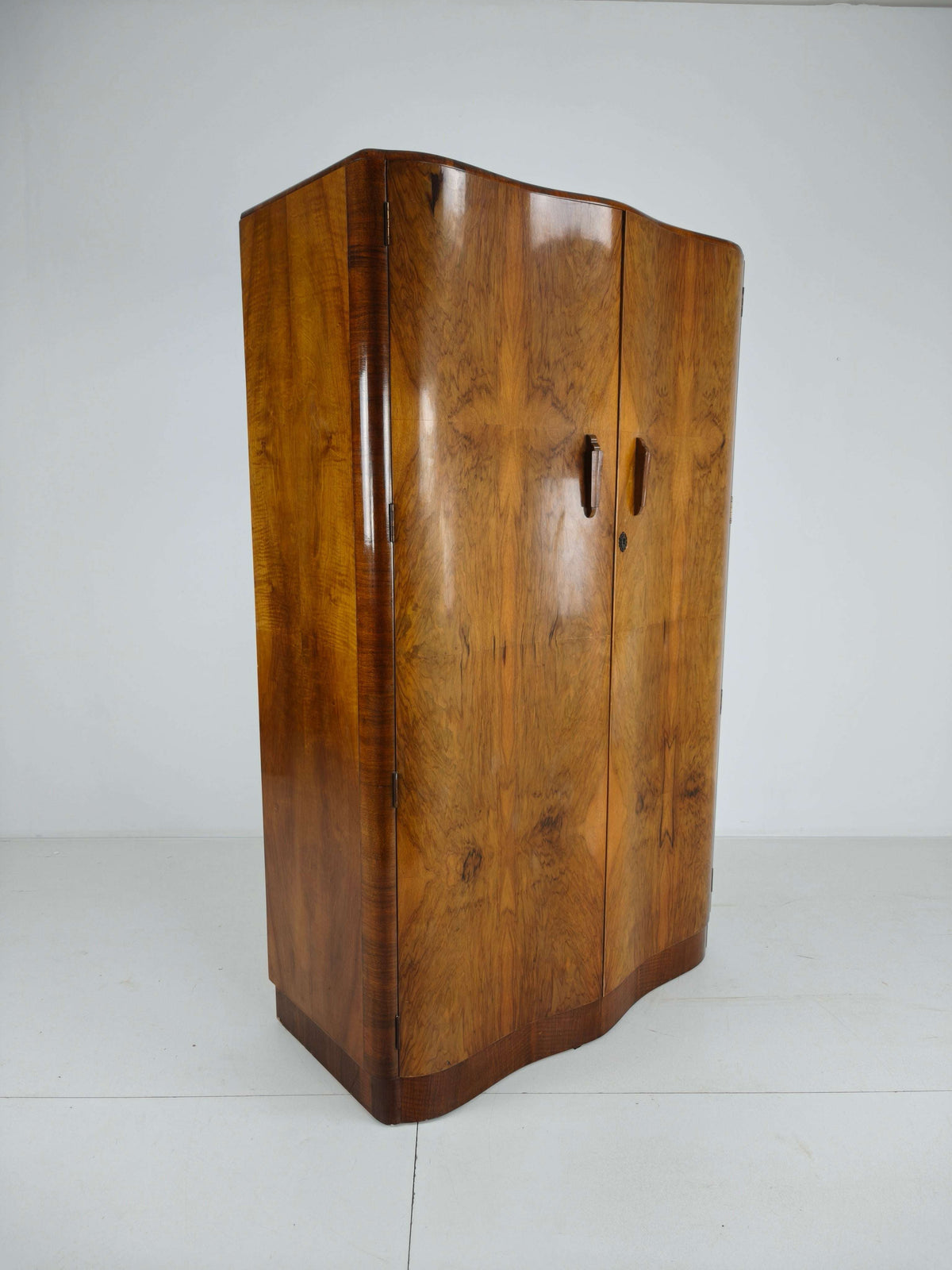 Stunning English Art Deco Burr Walnut Wardrobe – 1930s Stunning English Art Deco Burr Walnut Wardrobe – 1930s