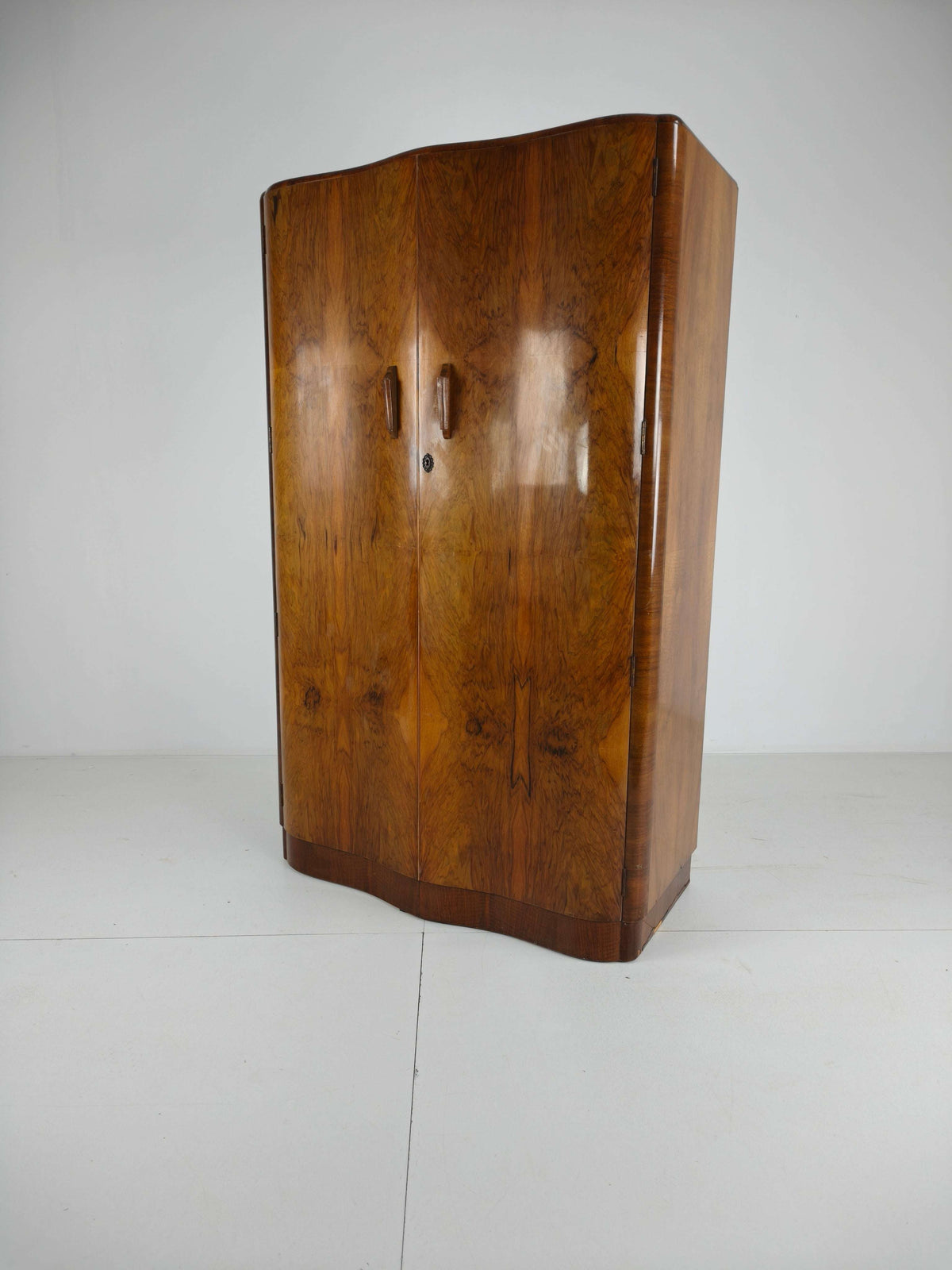 Stunning English Art Deco Burr Walnut Wardrobe – 1930s Stunning English Art Deco Burr Walnut Wardrobe – 1930s