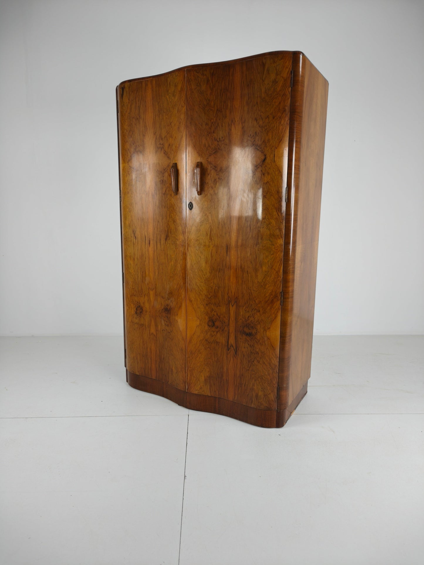 Stunning English Art Deco Burr Walnut Wardrobe – 1930s Stunning English Art Deco Burr Walnut Wardrobe – 1930s