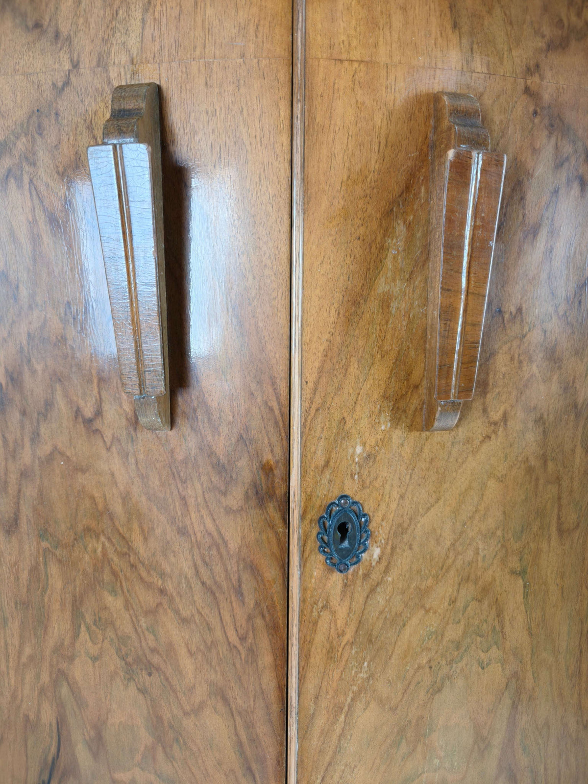 Stunning English Art Deco Burr Walnut Wardrobe – 1930s Stunning English Art Deco Burr Walnut Wardrobe – 1930s