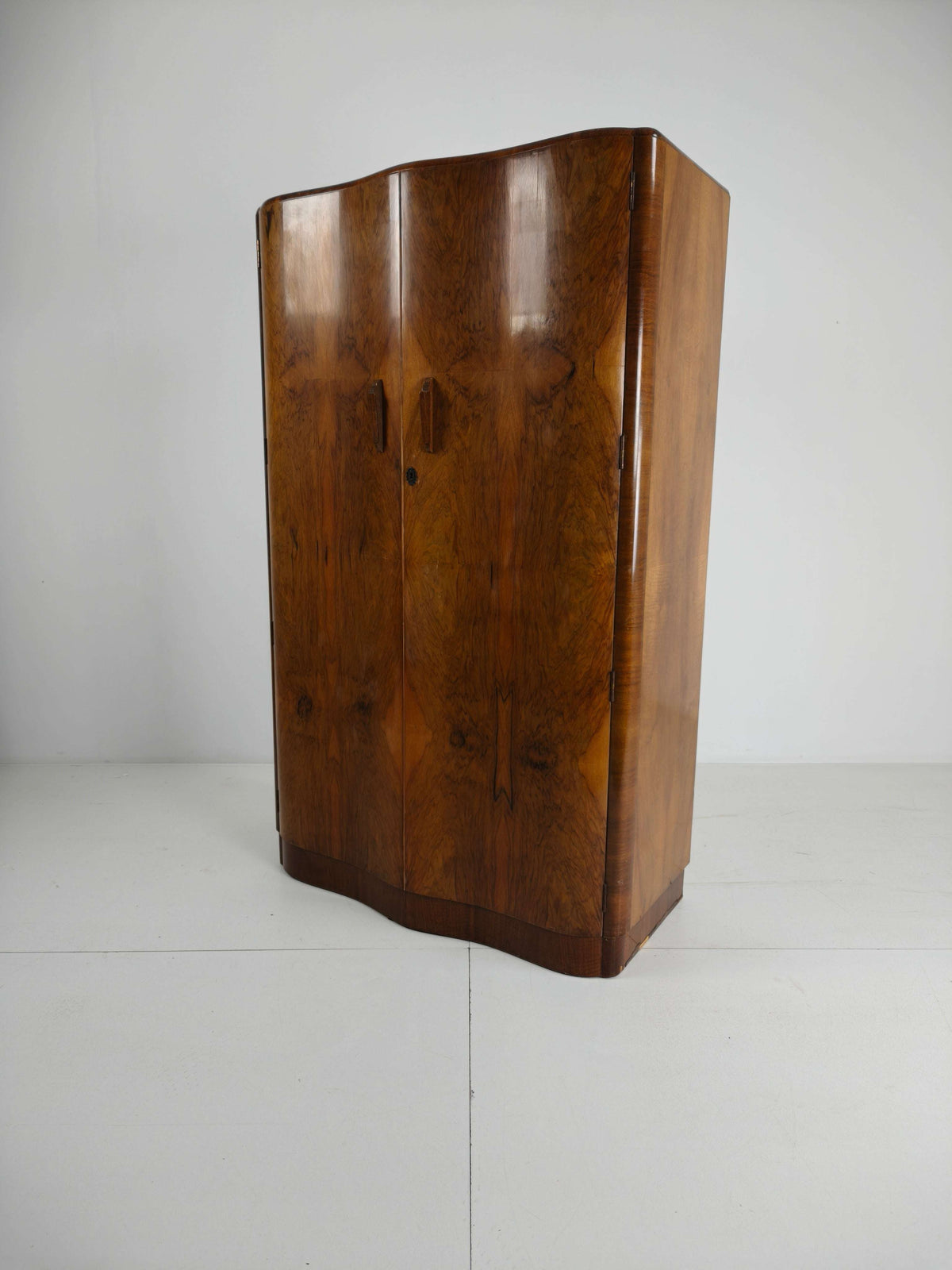 Stunning English Art Deco Burr Walnut Wardrobe – 1930s Stunning English Art Deco Burr Walnut Wardrobe – 1930s