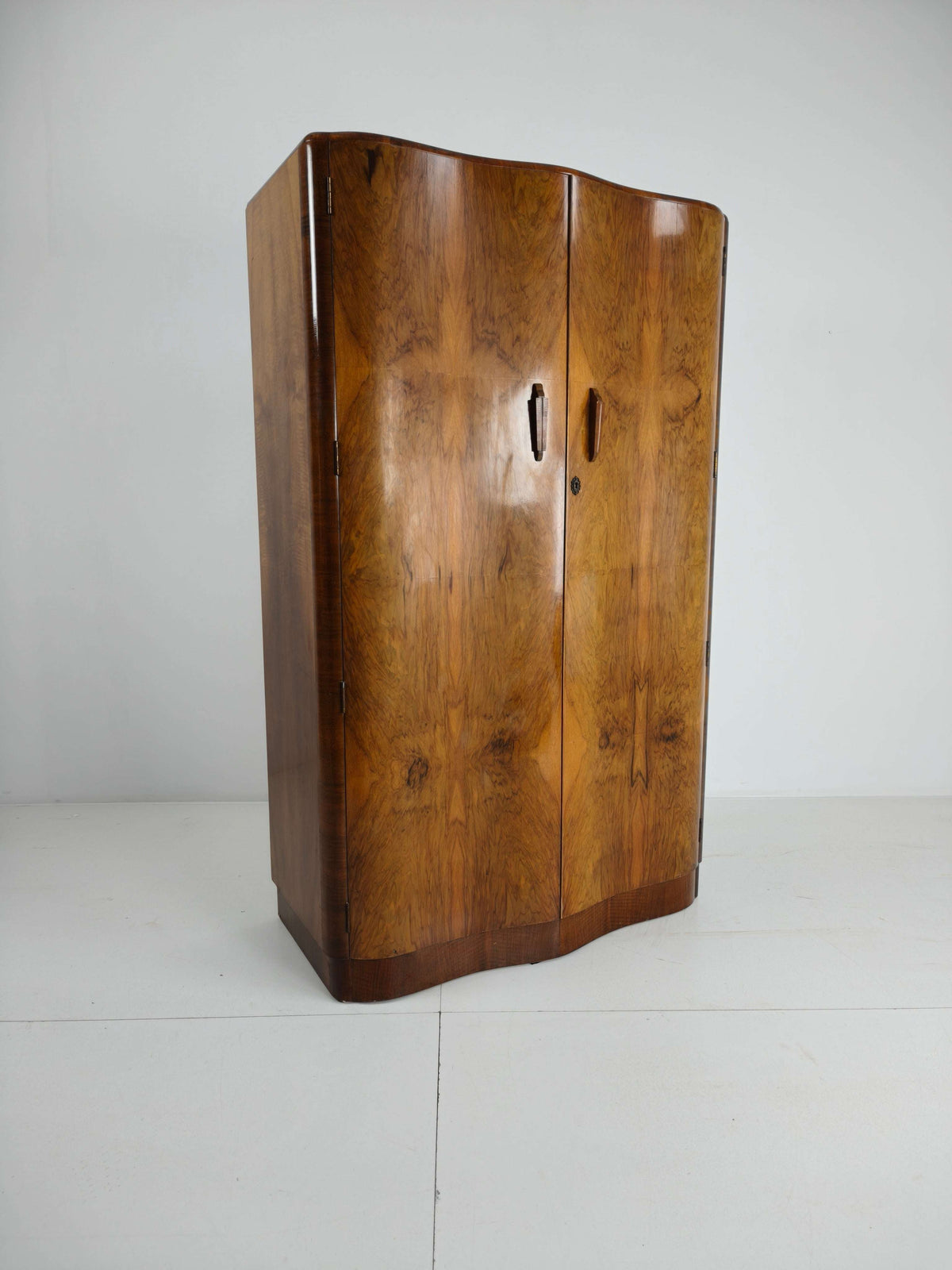 Stunning English Art Deco Burr Walnut Wardrobe – 1930s Stunning English Art Deco Burr Walnut Wardrobe – 1930s