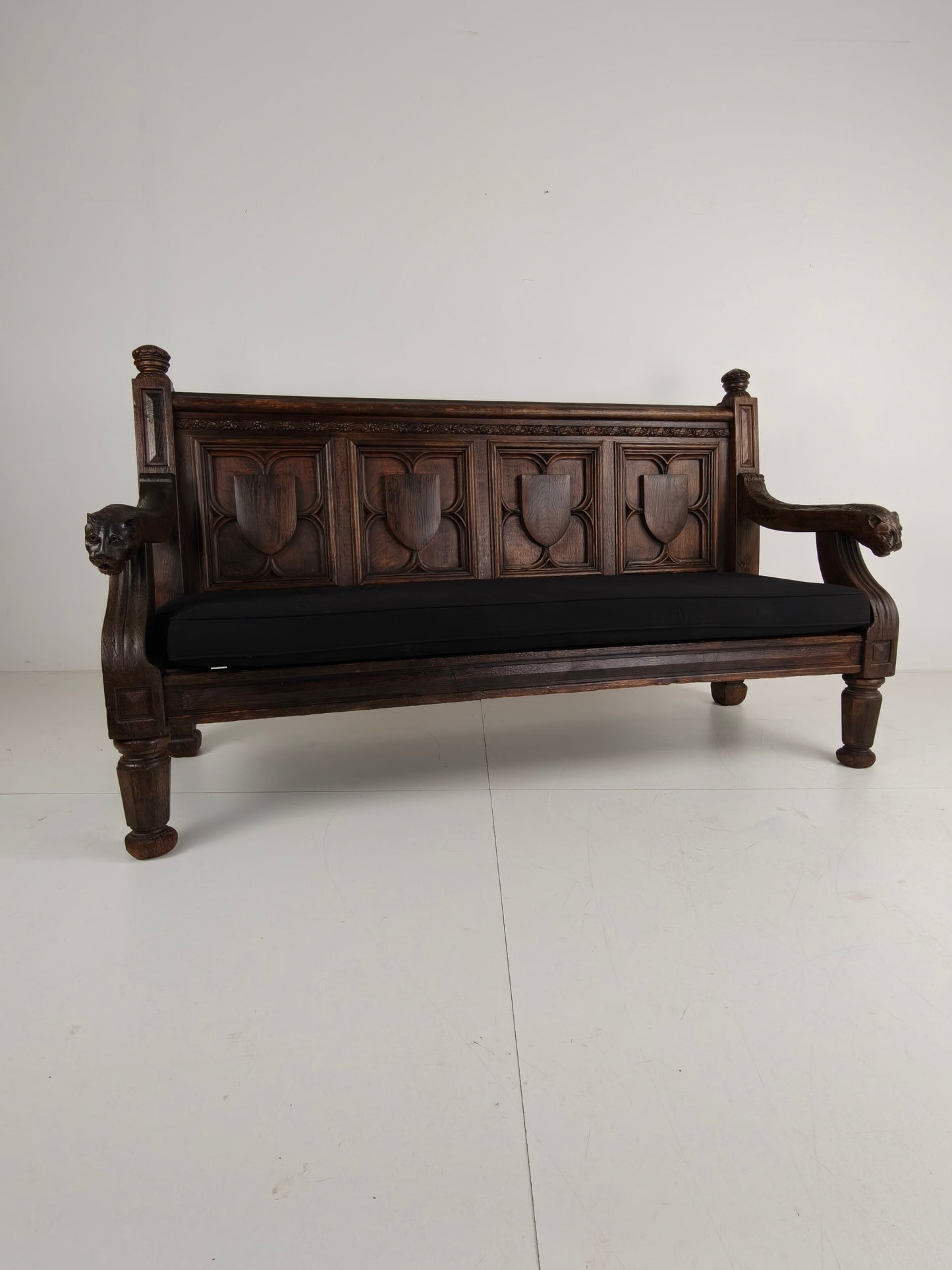 Stunning English Castle Bench - Late 18th Century Carved Jaguar Head Bench Stunning English Castle Bench - Late 18th Century Carved Jaguar Head Bench