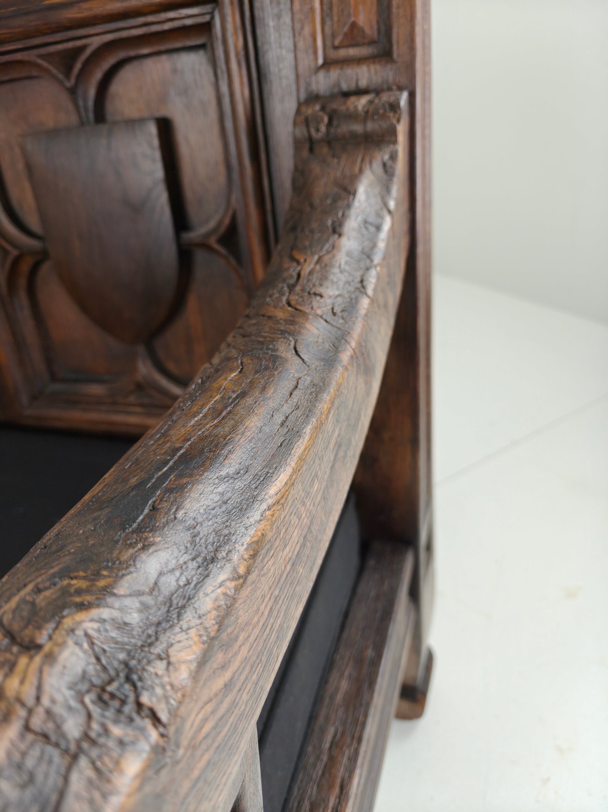 Stunning English Castle Bench - Late 18th Century Carved Jaguar Head Bench Stunning English Castle Bench - Late 18th Century Carved Jaguar Head Bench