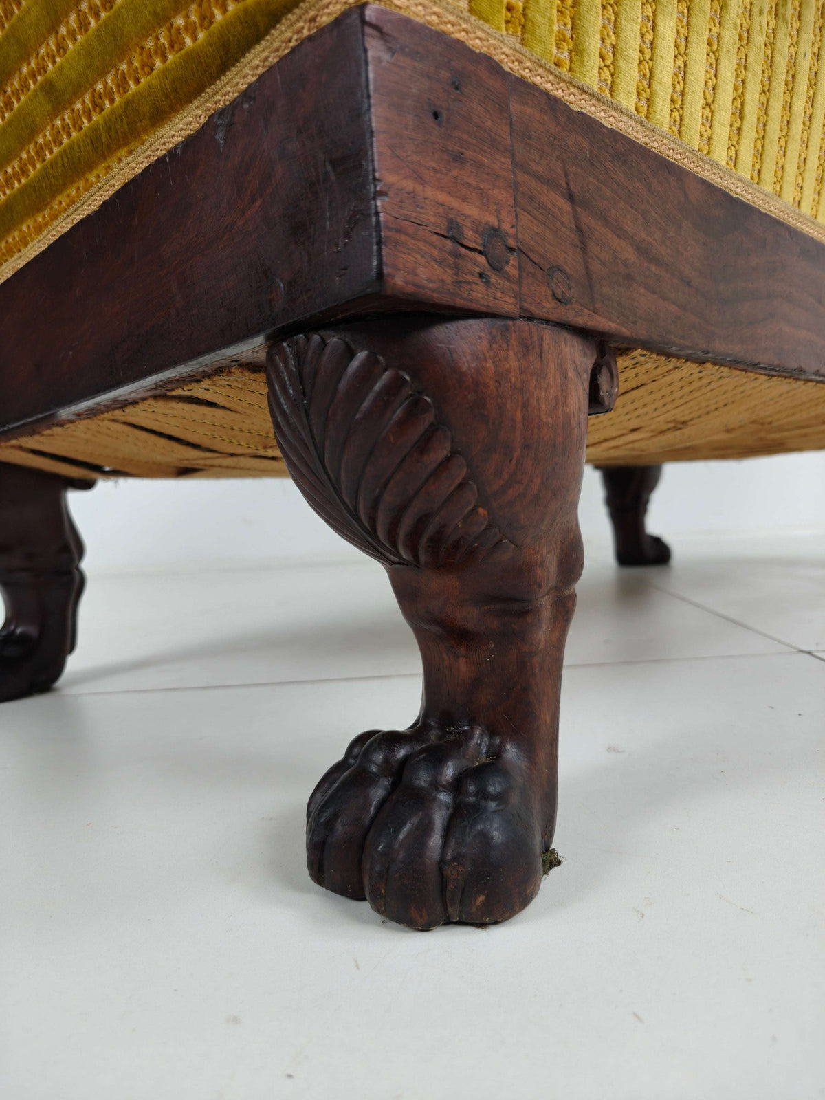 Stunning Mahogany Empire Chaise Longue – c. 1800–1830 – Carved Lion Paw Feet Stunning Mahogany Empire Chaise Longue – c. 1800–1830 – Carved Lion Paw Feet