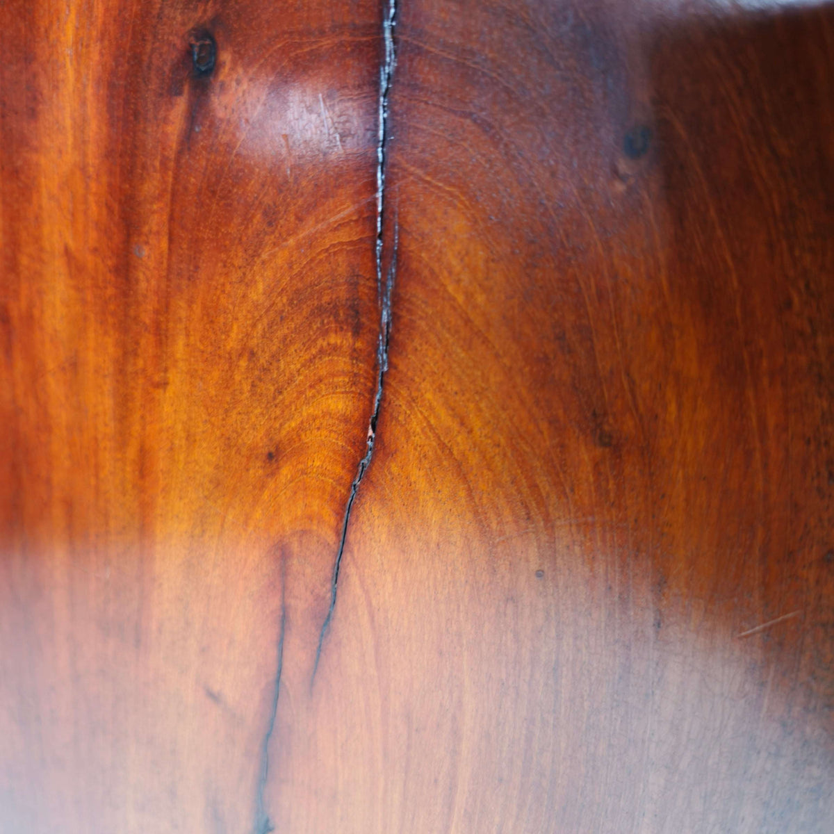 Victorian Wardrobe in Flamed Mahogany – circa 1860–1880 Victorian Wardrobe in Flamed Mahogany – circa 1860–1880