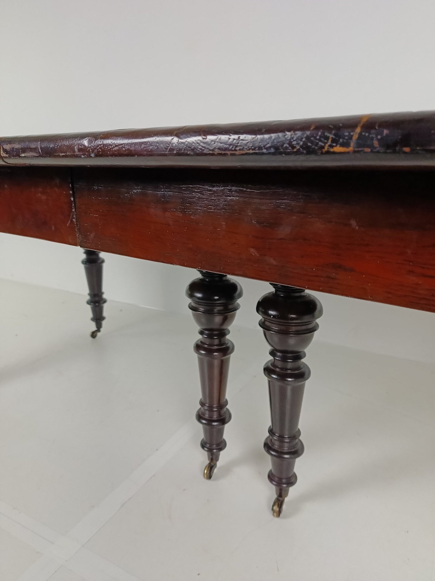 Vintage English Style Expansion Table Vintage English Style Expansion Table