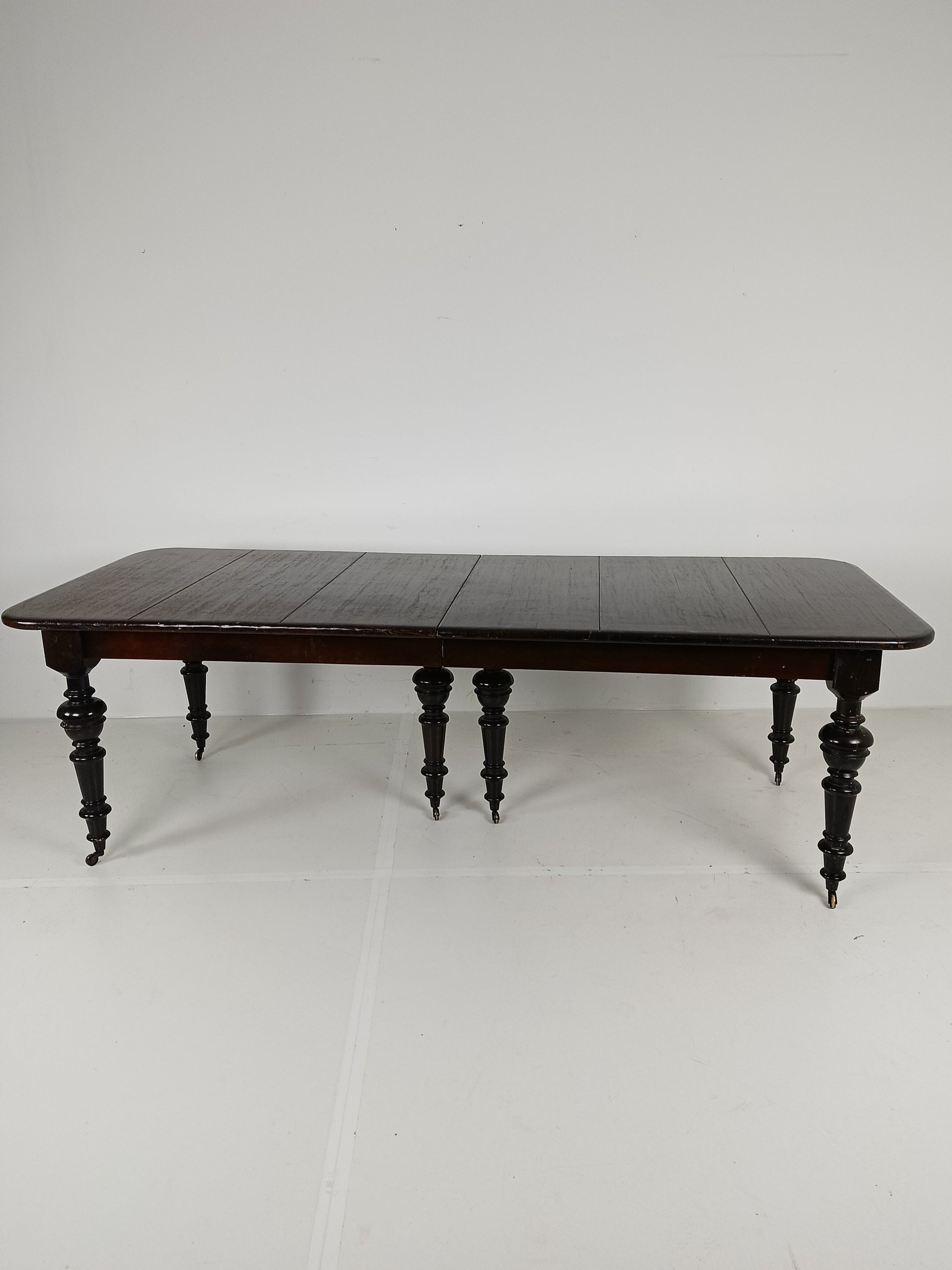 Vintage English Style Expansion Table Vintage English Style Expansion Table