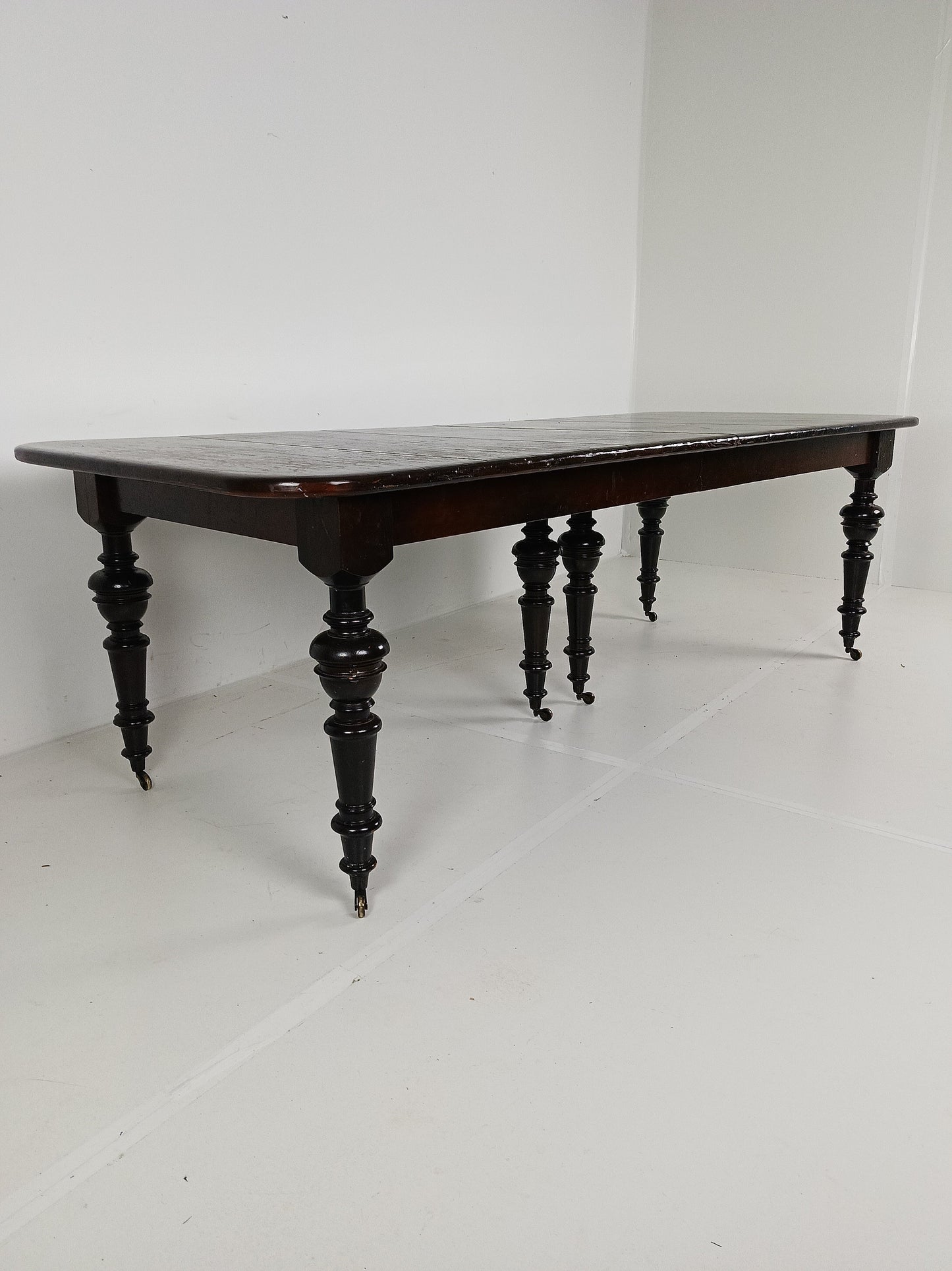 Vintage English Style Expansion Table Vintage English Style Expansion Table