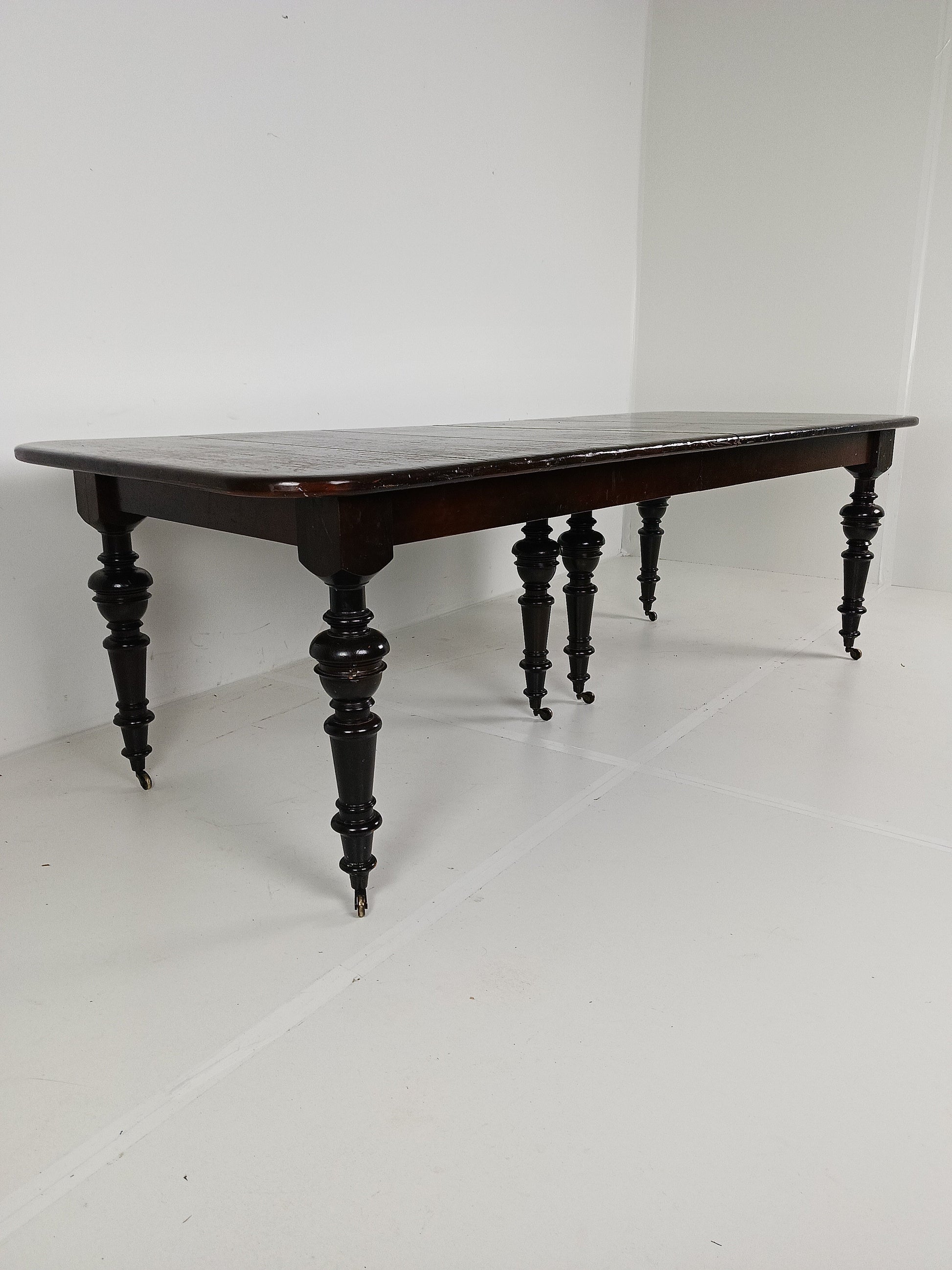 Vintage English Style Expansion Table Vintage English Style Expansion Table