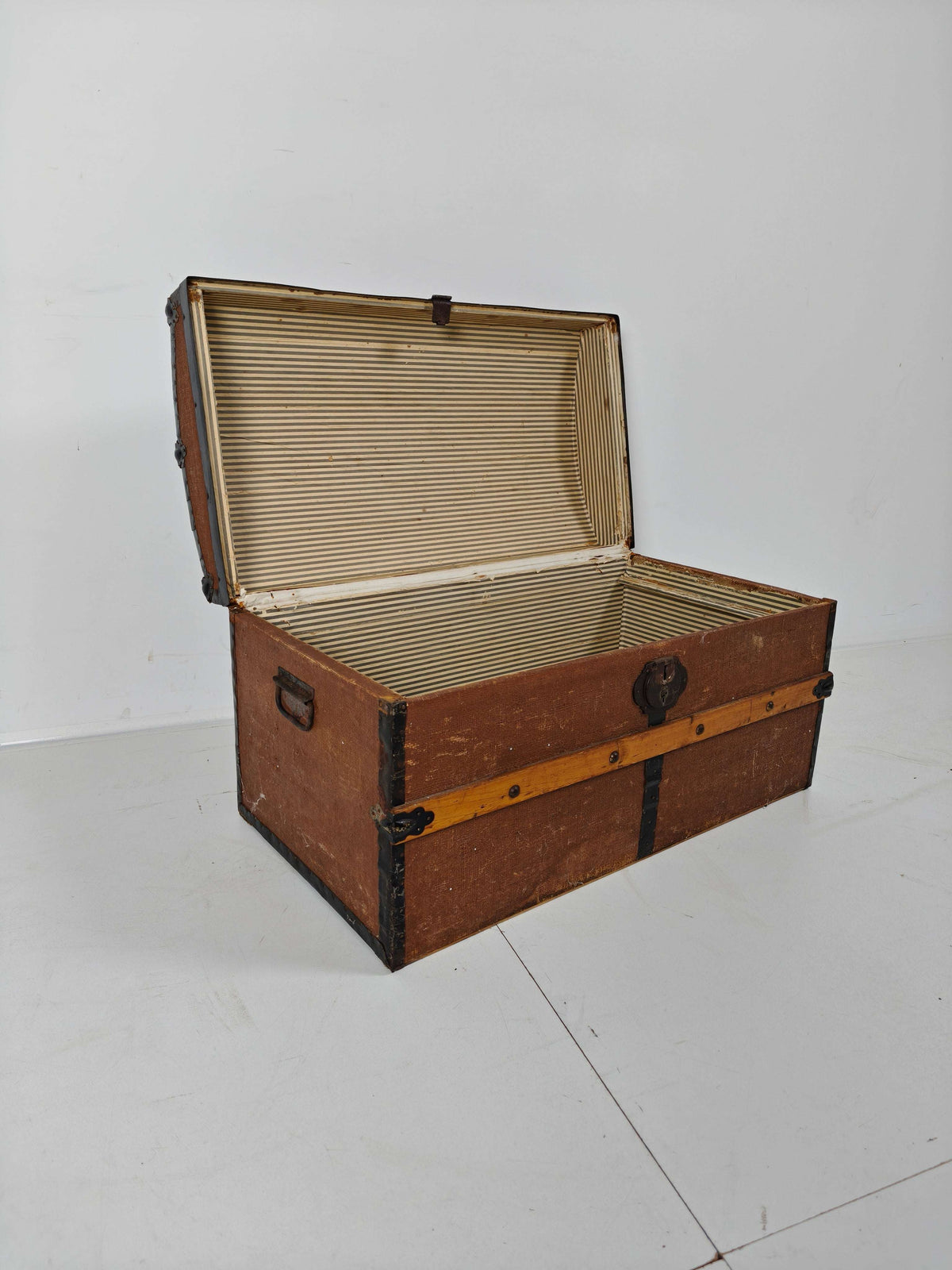 Vintage Suitcase Vintage Suitcase