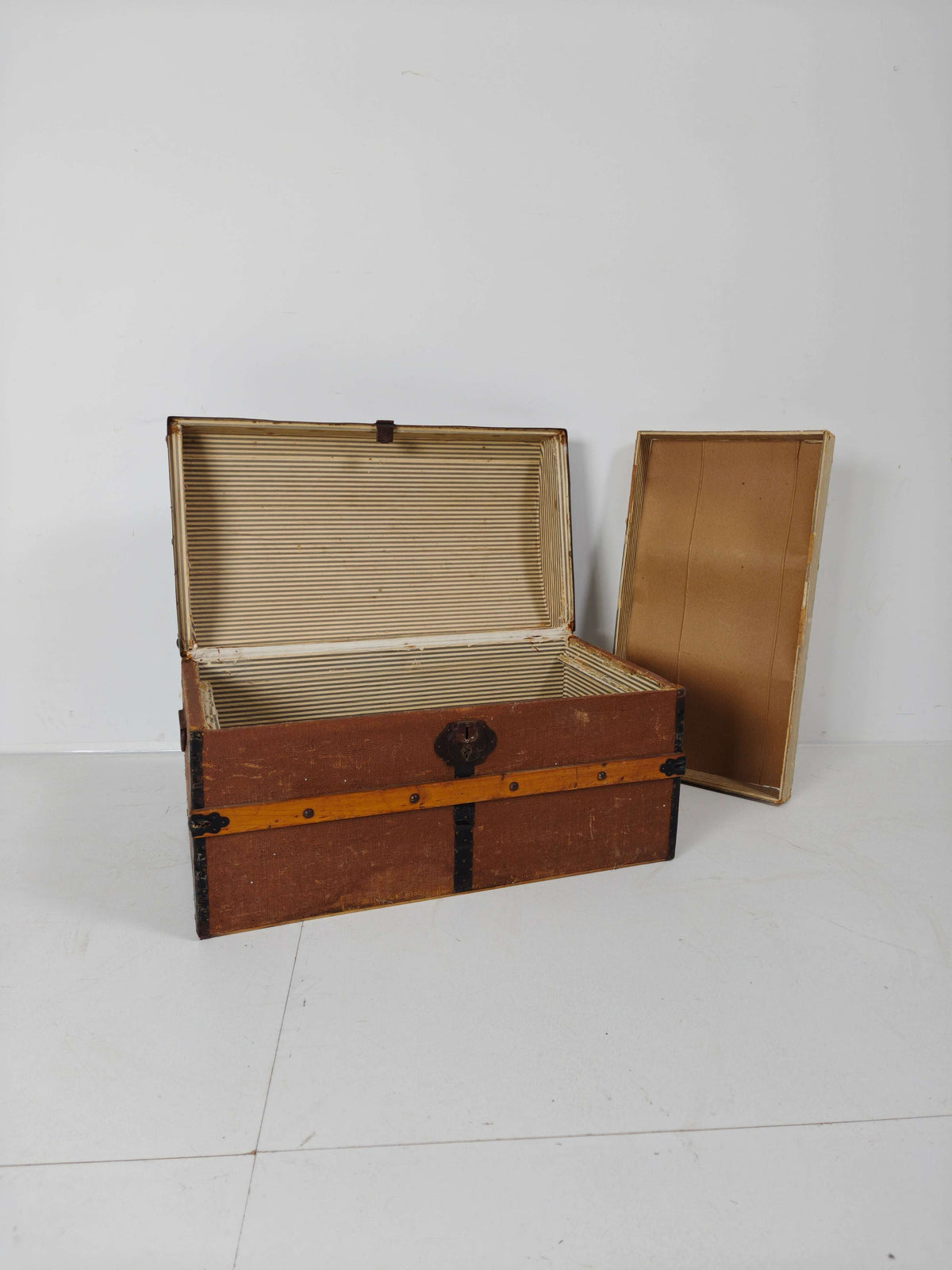 Vintage Suitcase Vintage Suitcase