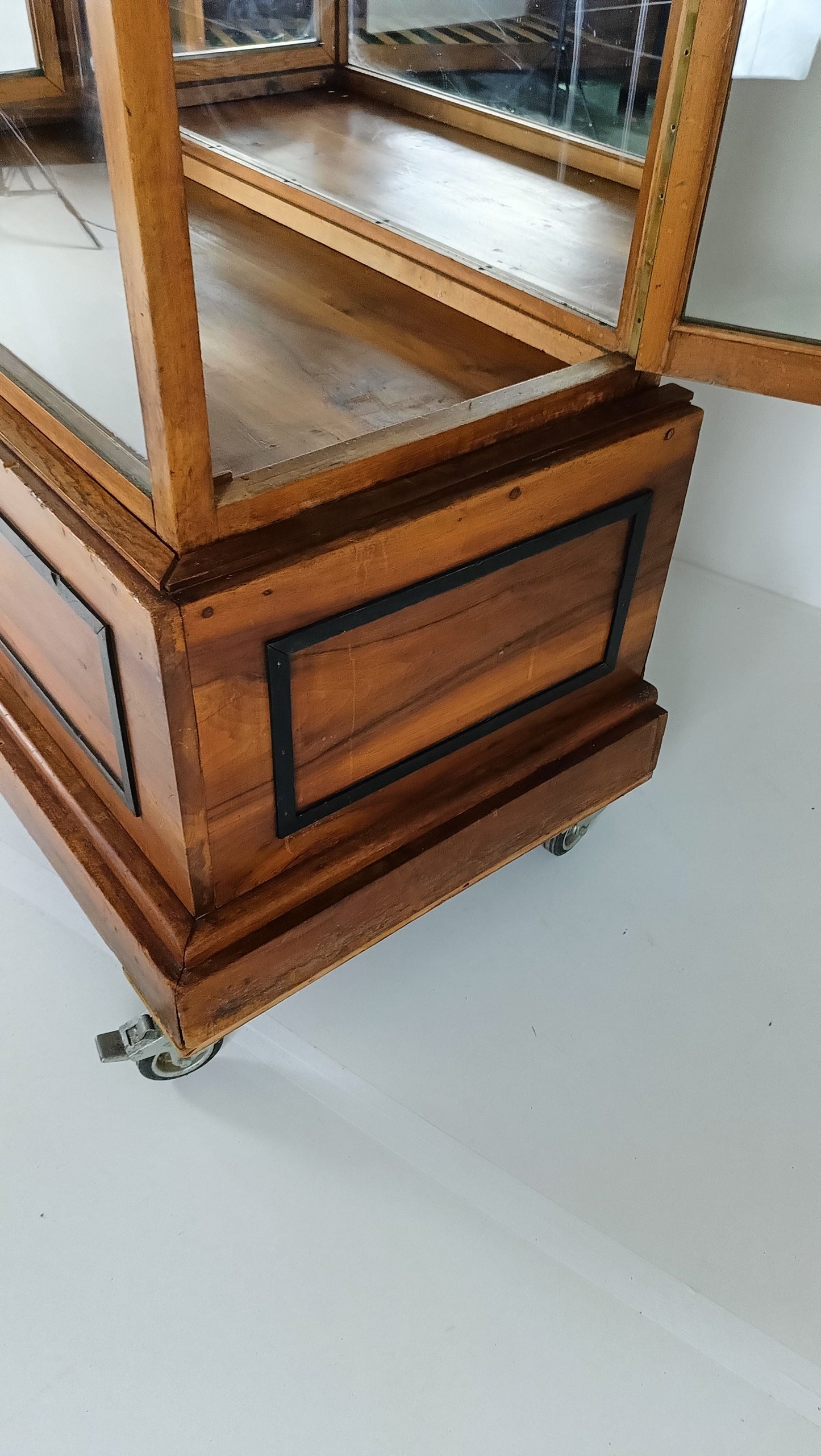 Wonderful Enormous Display Cabinet Wonderful Enormous Display Cabinet