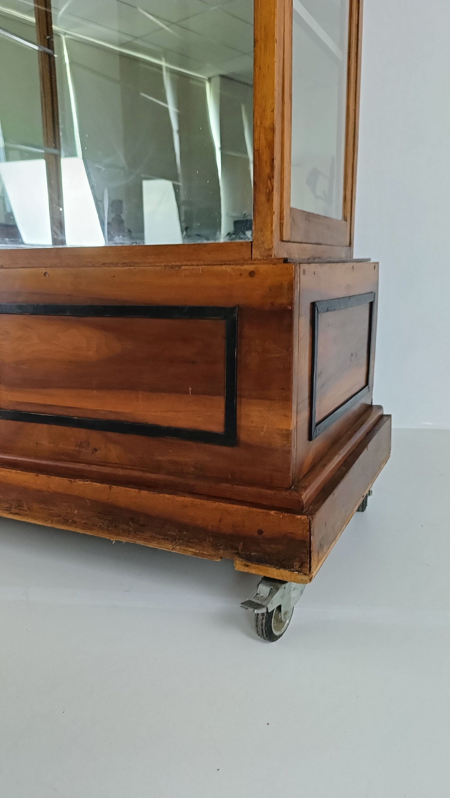 Wonderful Enormous Display Cabinet Wonderful Enormous Display Cabinet