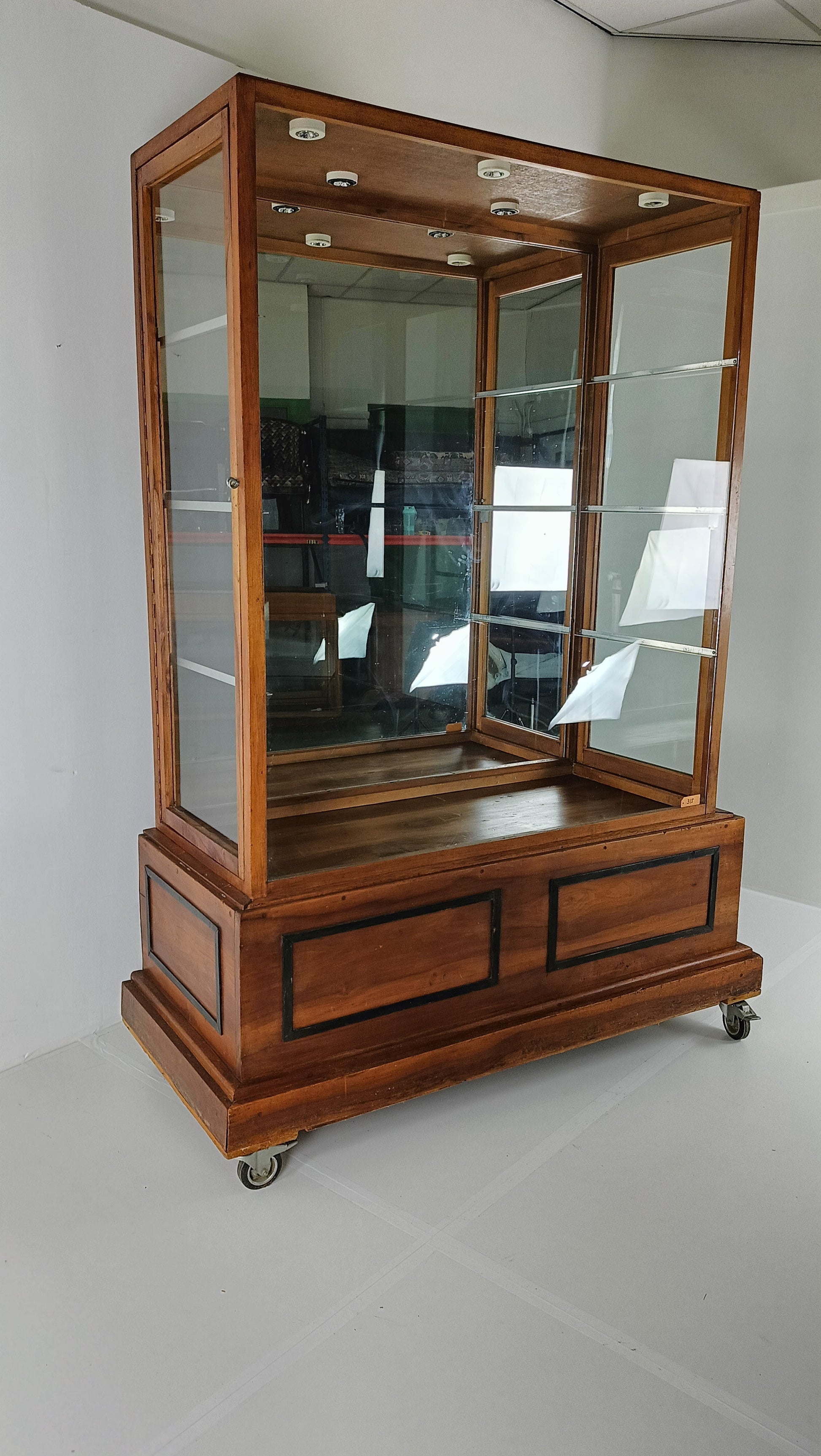 Wonderful Enormous Display Cabinet Wonderful Enormous Display Cabinet