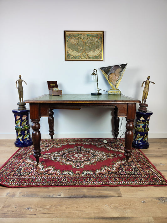 English Writing Table