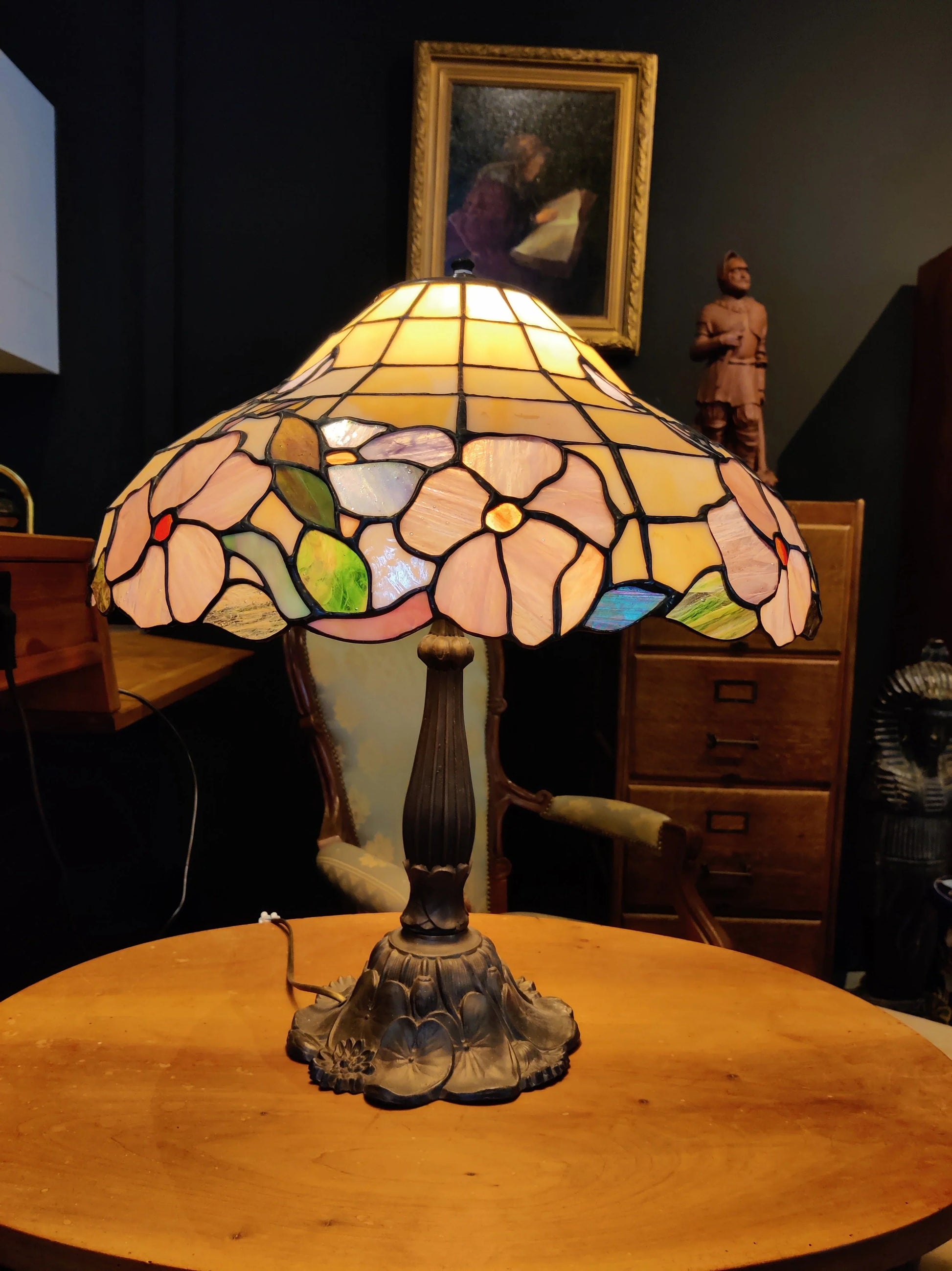 A Great Looking Tiffany Table Light A Great Looking Tiffany Table Light