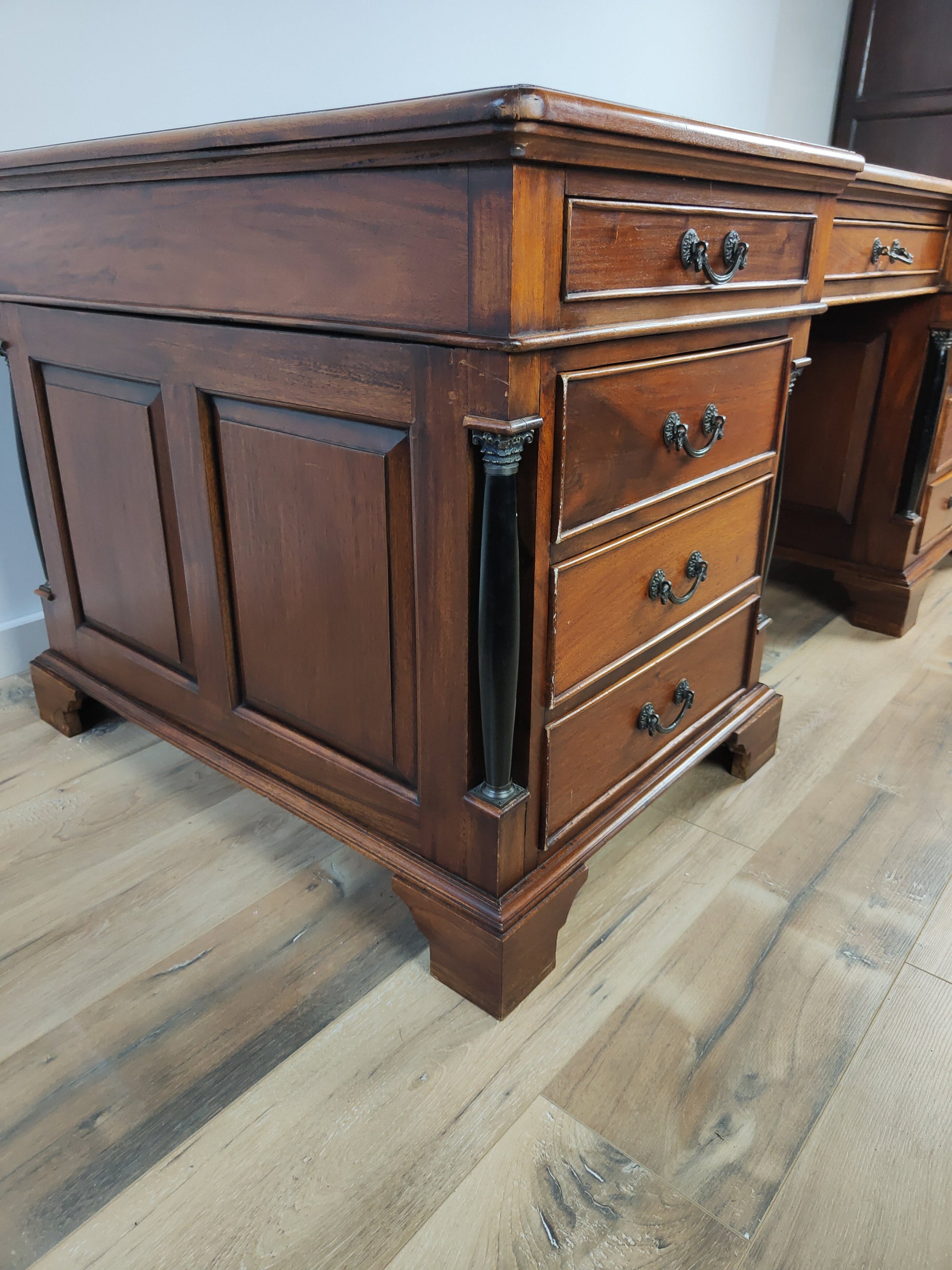 Classic Antique English Chesterfield Partner Desk Classic Antique English Chesterfield Partner Desk