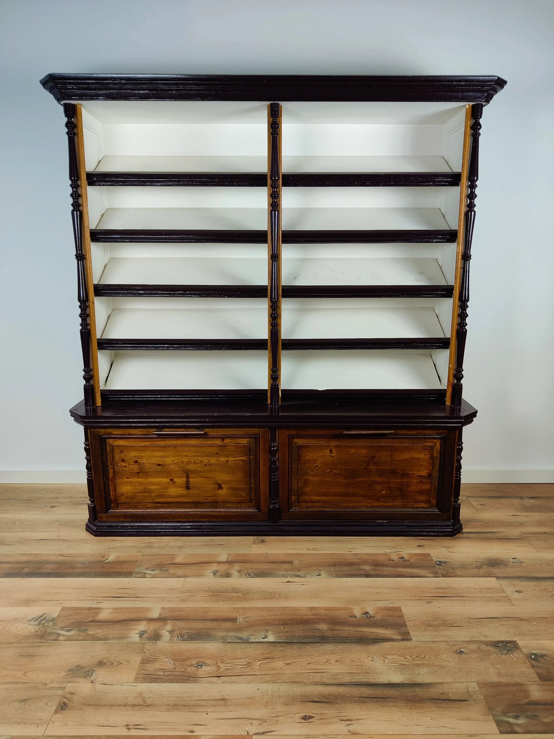 Classic Looking Store Cabinet Classic Looking Store Cabinet